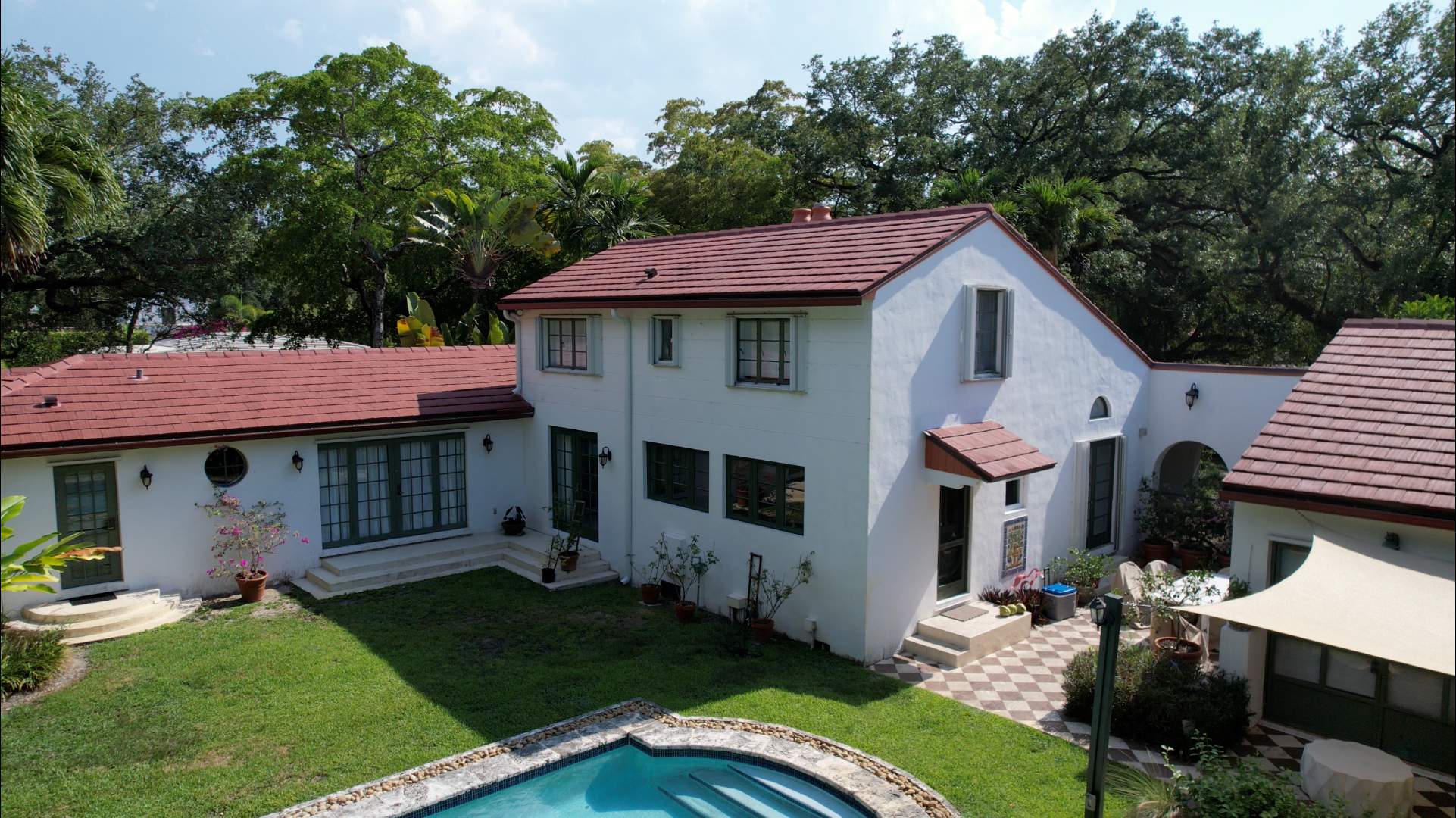 Ludowici - LudoShake - Burgundy by Istueta Roofing