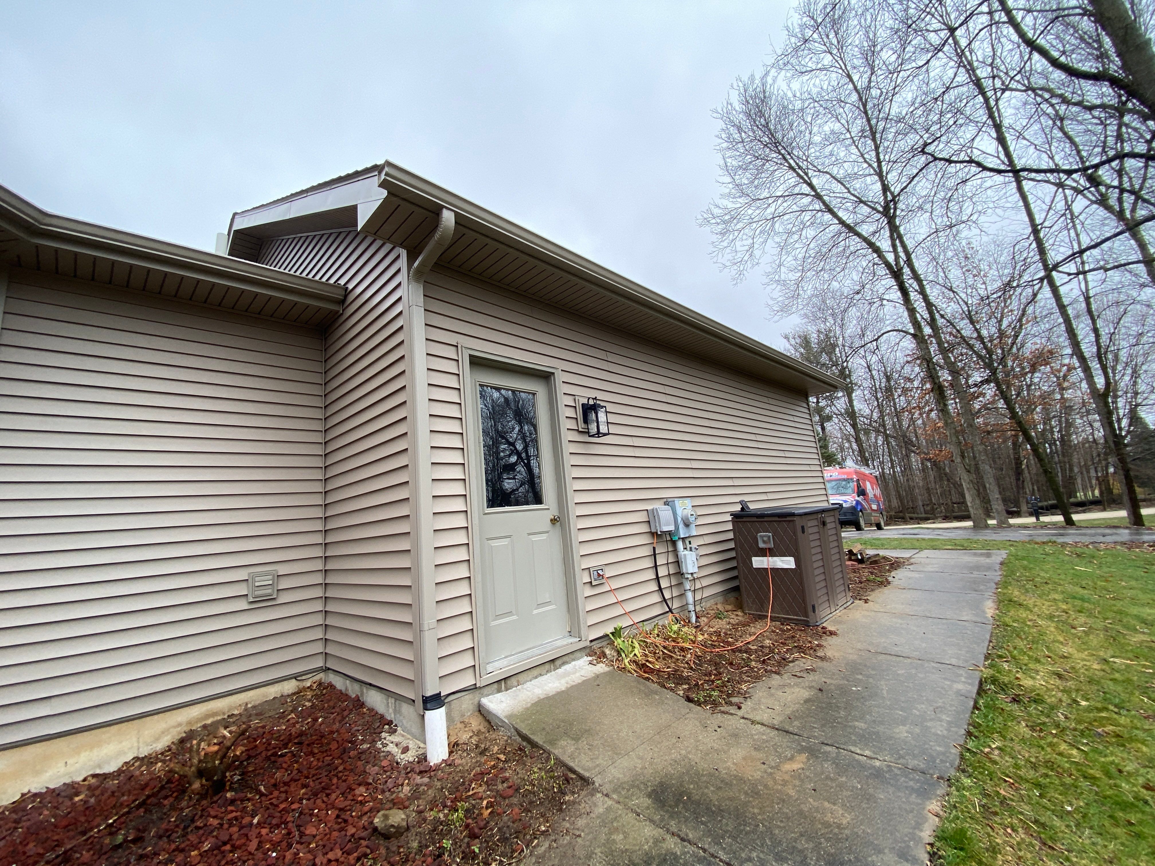 Siding Replacement using Certainteed Restoration Classic D4 by 180 Contractors