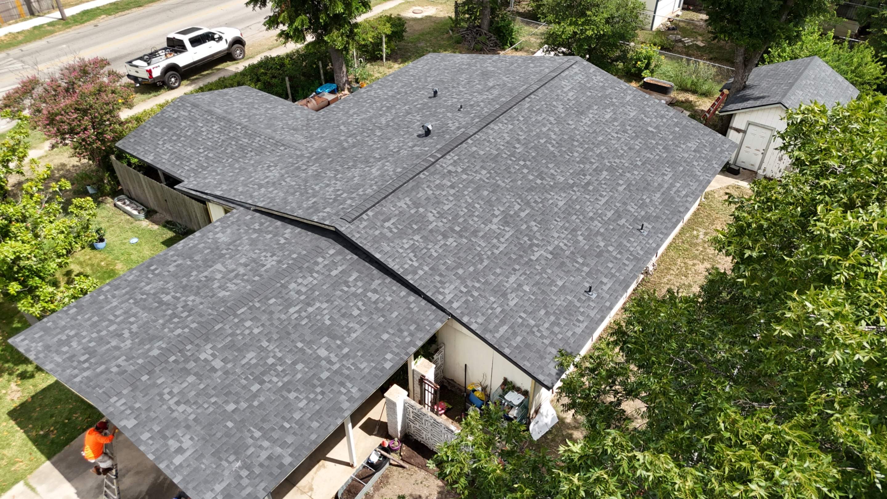 Onyx Black - Owens Corning TruDefinition Duration Oakridge by RoofsOnly.com