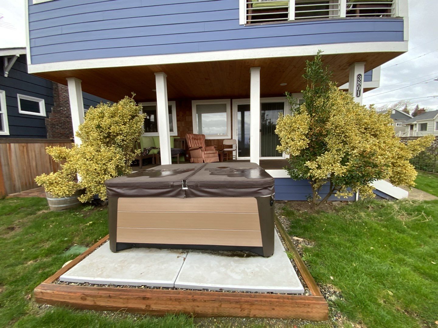 Deck Extension with Hideaway Screen by Alki deck builders 