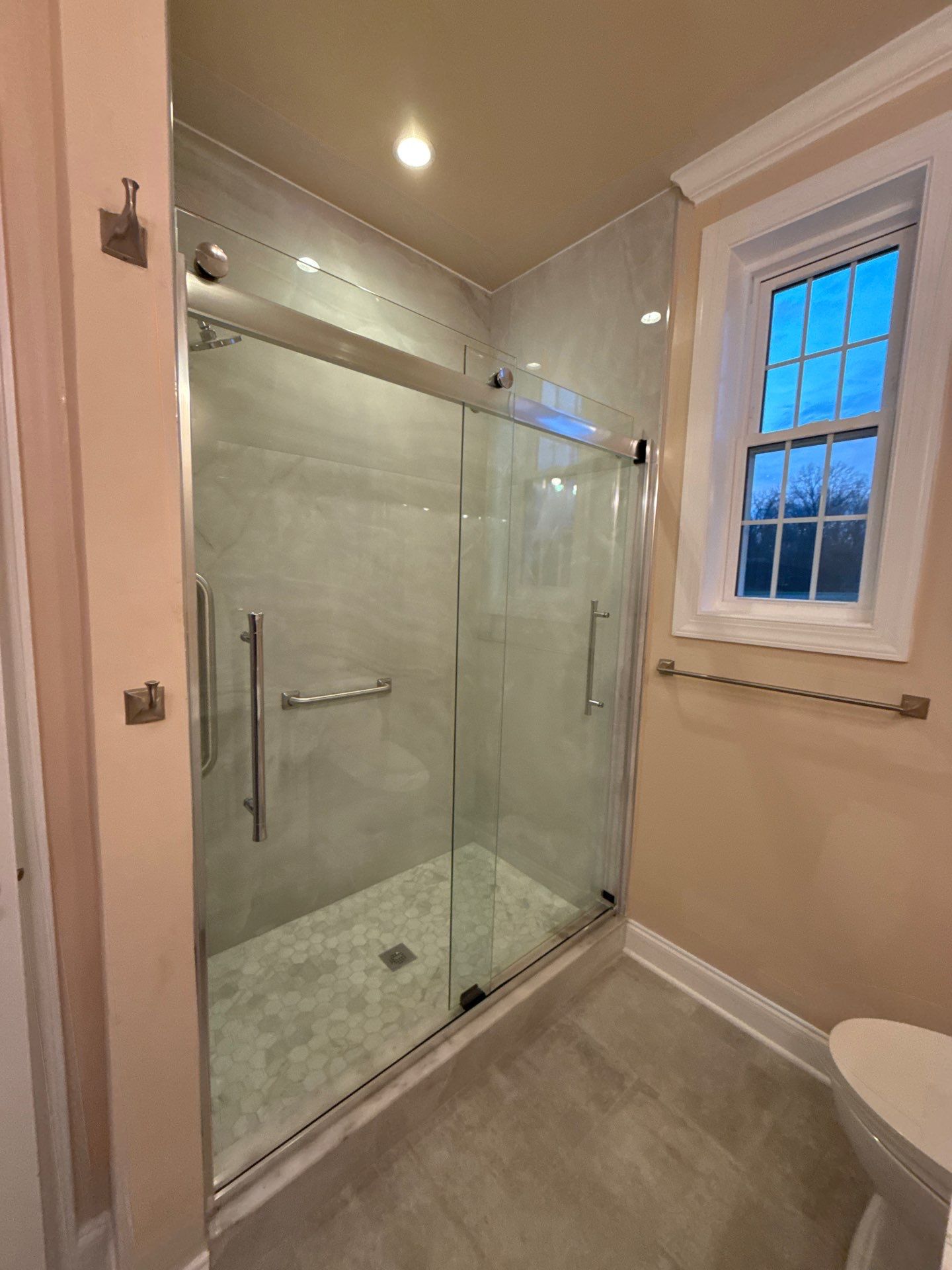 Home addition  with a bedroom ,kitchen , family room  by Jesus Master Handyman LLC 