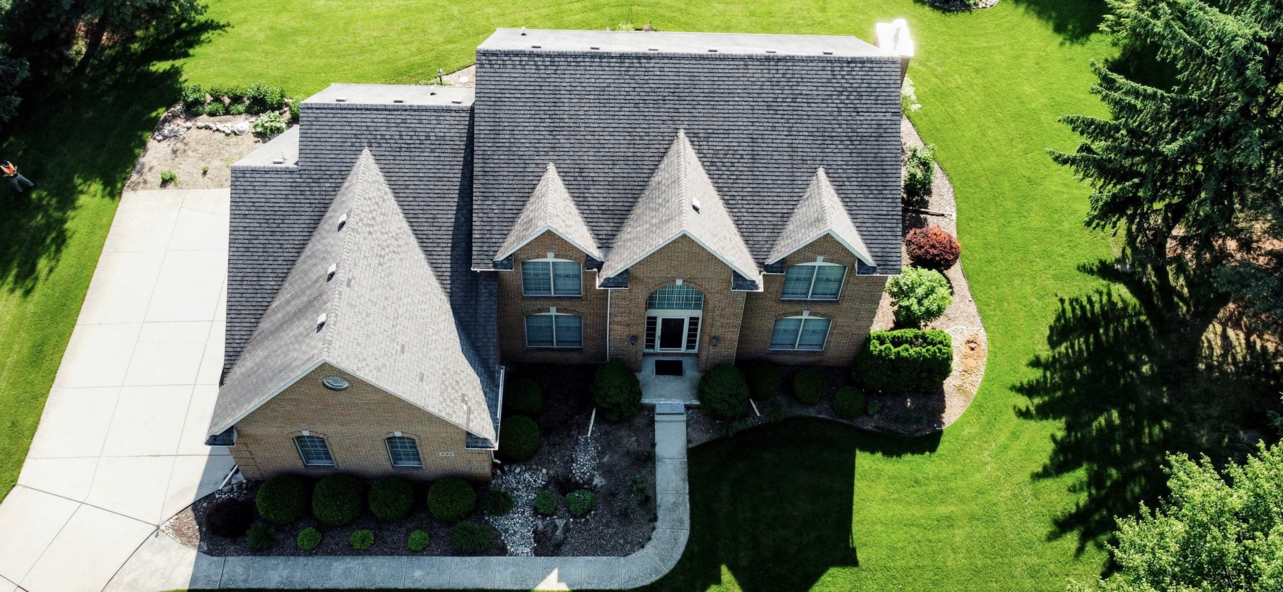 New Roof Installation - Private Residence  by Bloomfield Construction & Restoration