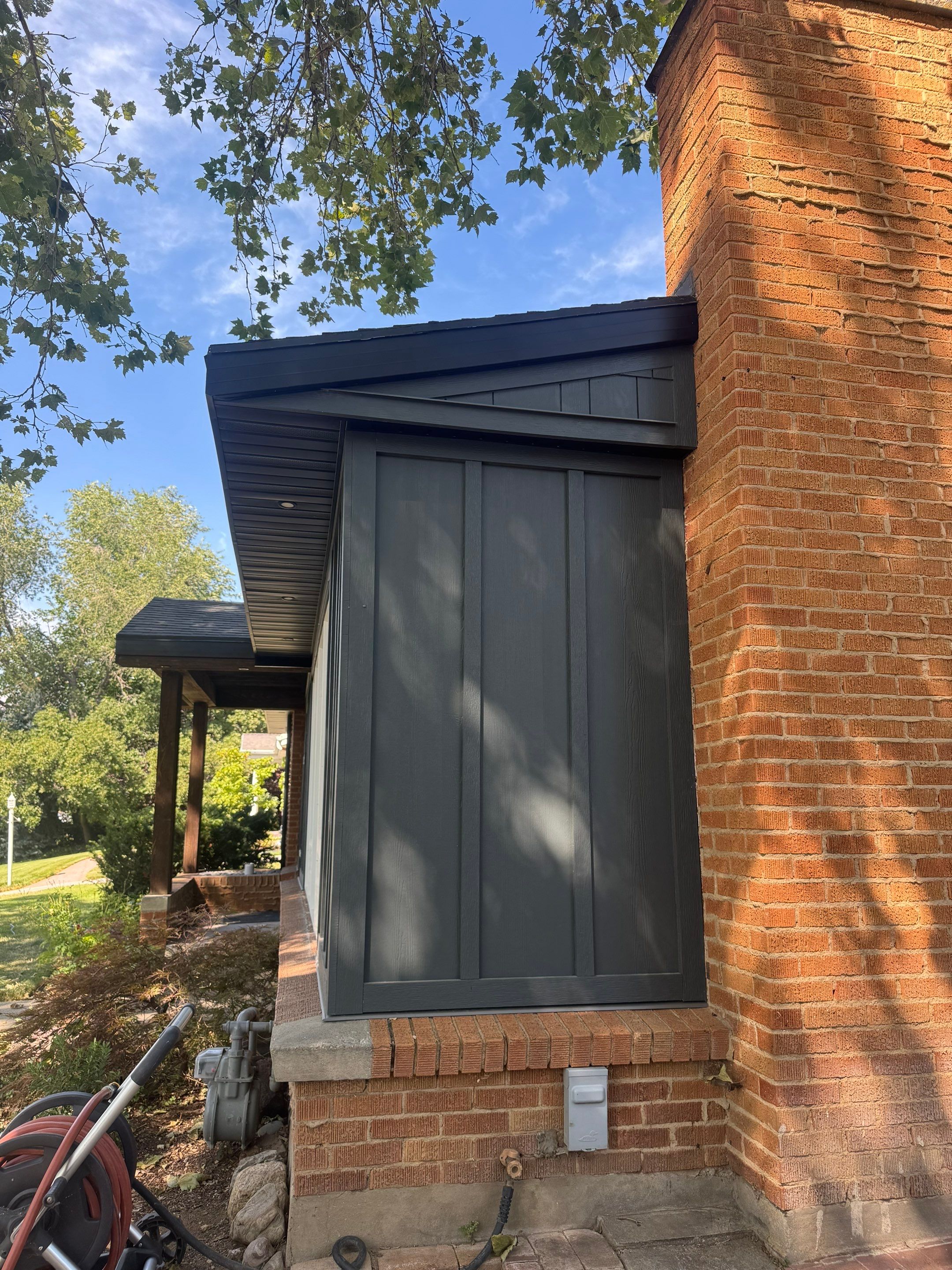 Bountiful | Hardie Mixed Siding & Detached Garage | Iron Gray by Ideal Siding Utah