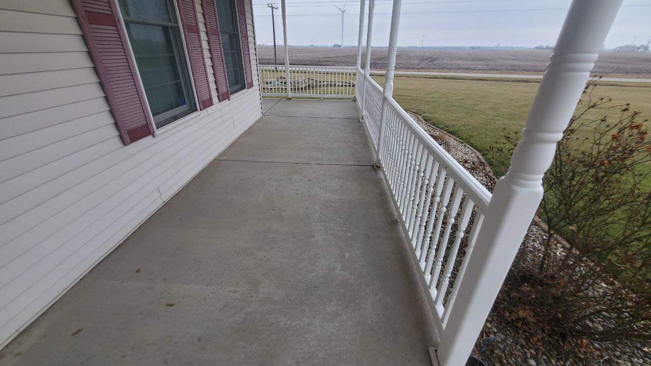 Shoreline Garage, Front Porch, & Back Porch Maroa by Loud Bros