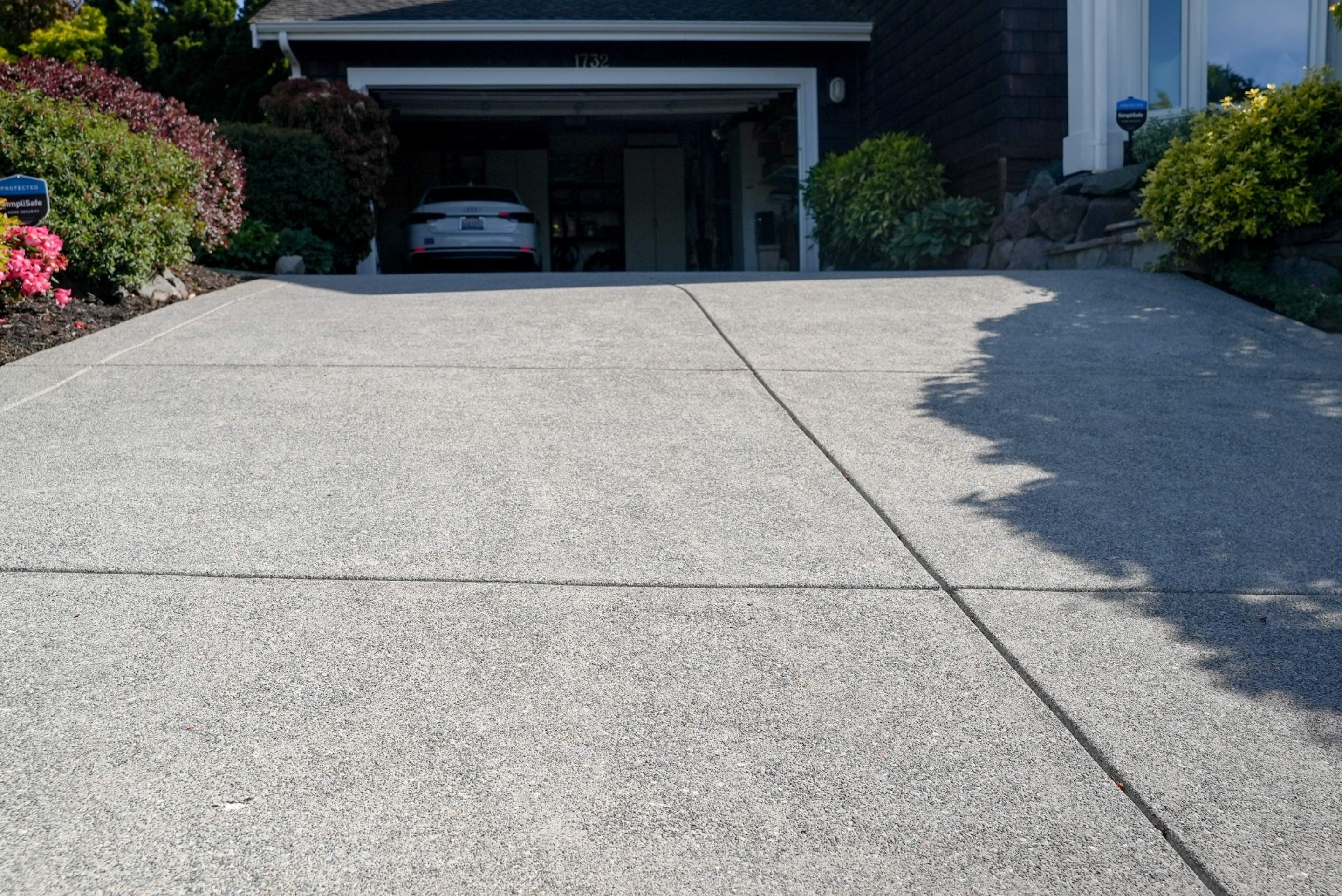 Concrete Driveway Repair | Mukilteo  by Jireh Asphalt & Concrete Inc 