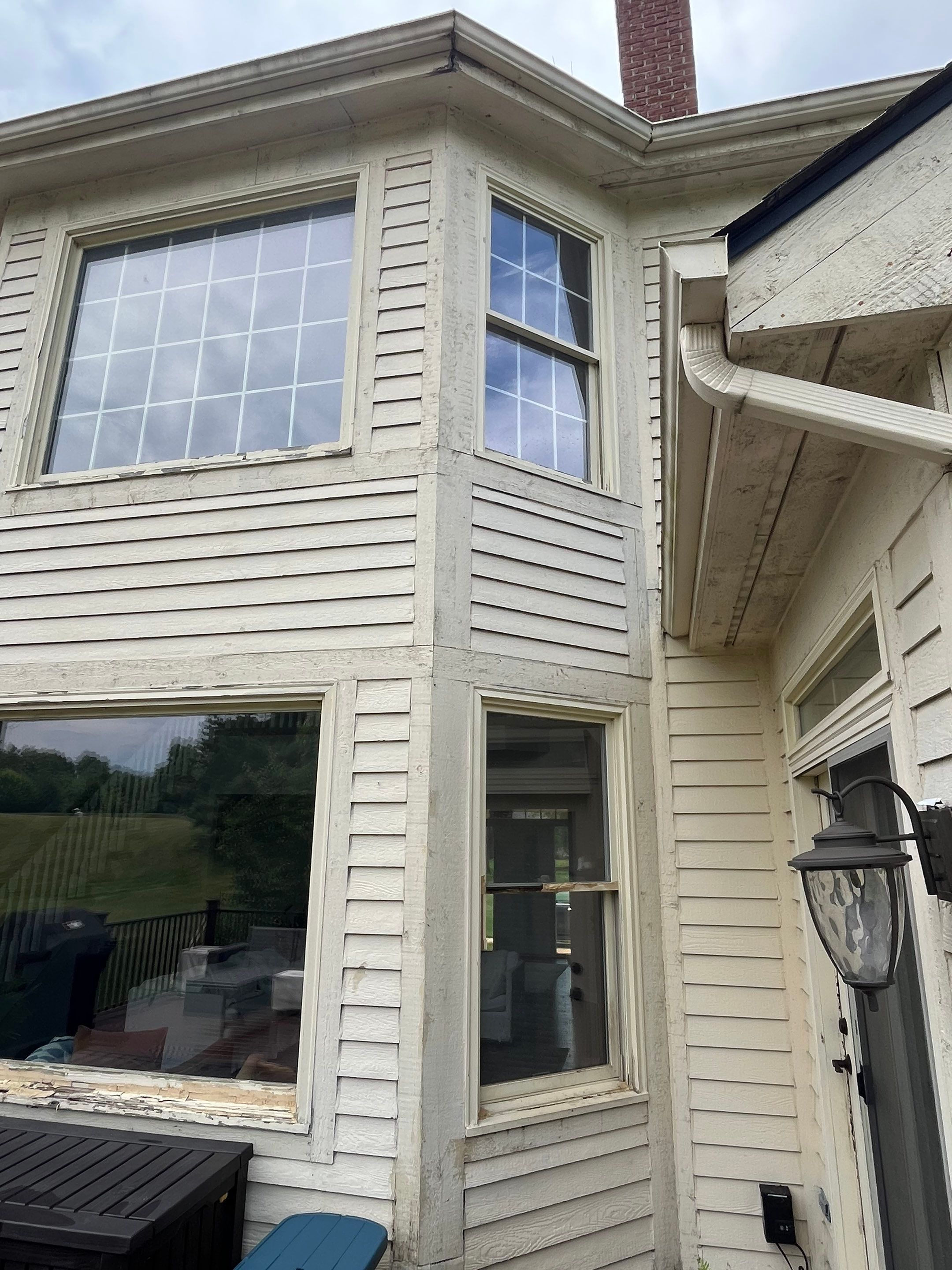 Siding Replacement using Alside S7 Cedar Mill Grain Pebble by 180 Contractors