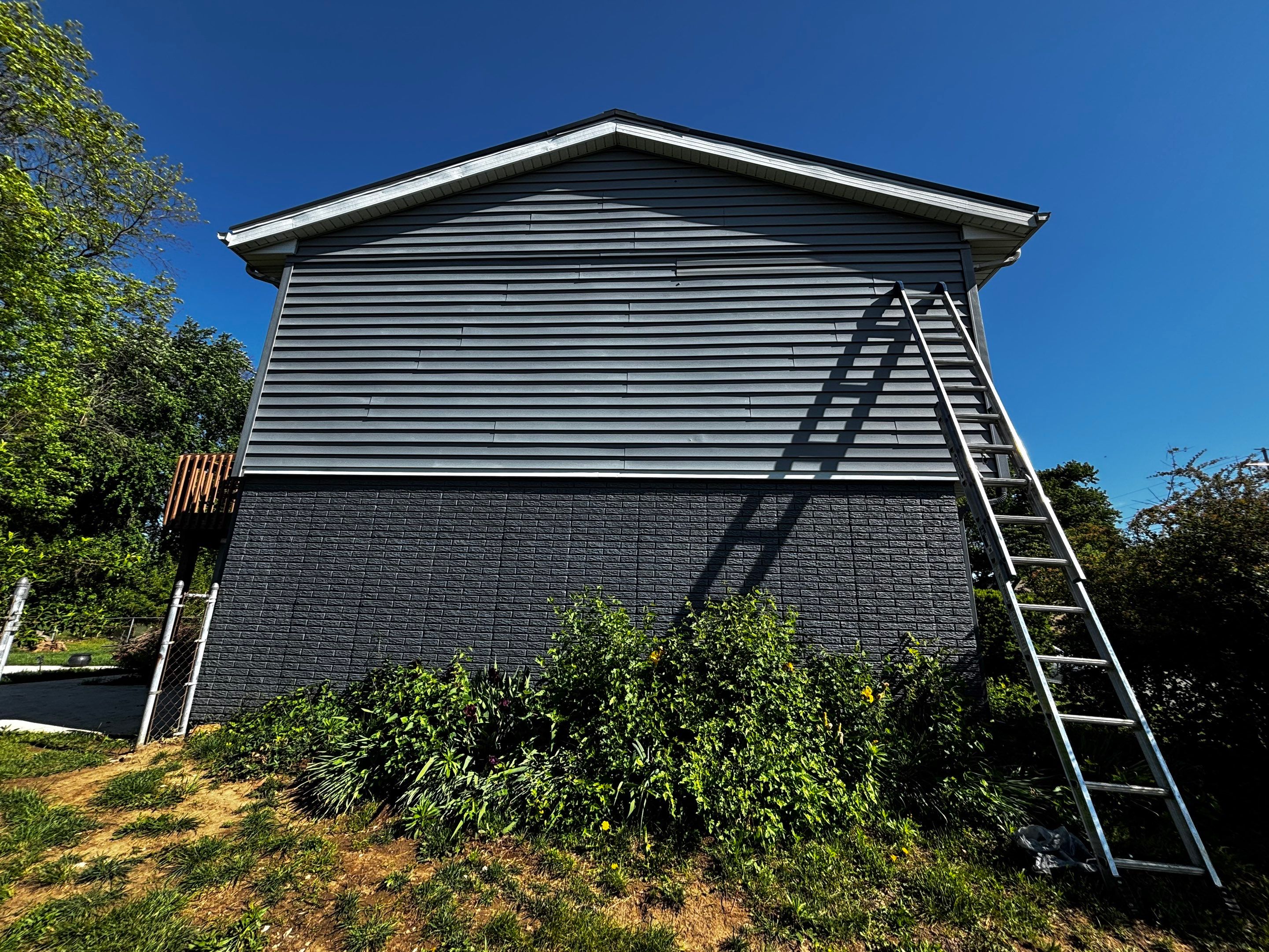 Exterior Siding, Caulking & Gutter Repair – Belleville, IL by Legendary Services Company LLC.