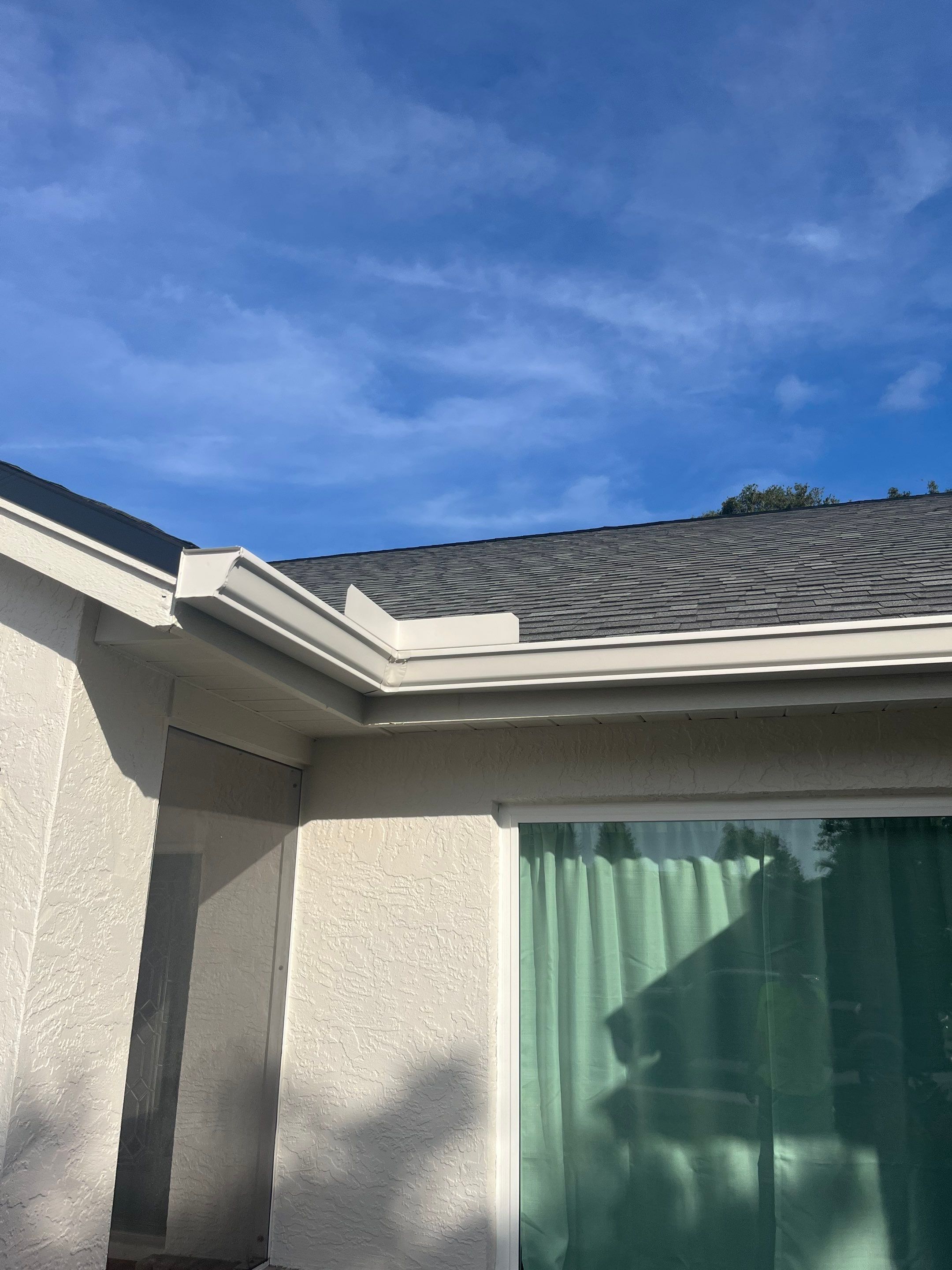 6 Inch Seamless Gutters using K-Style Seamless Gutters in Palm Harbor FL by Gutter Professors
