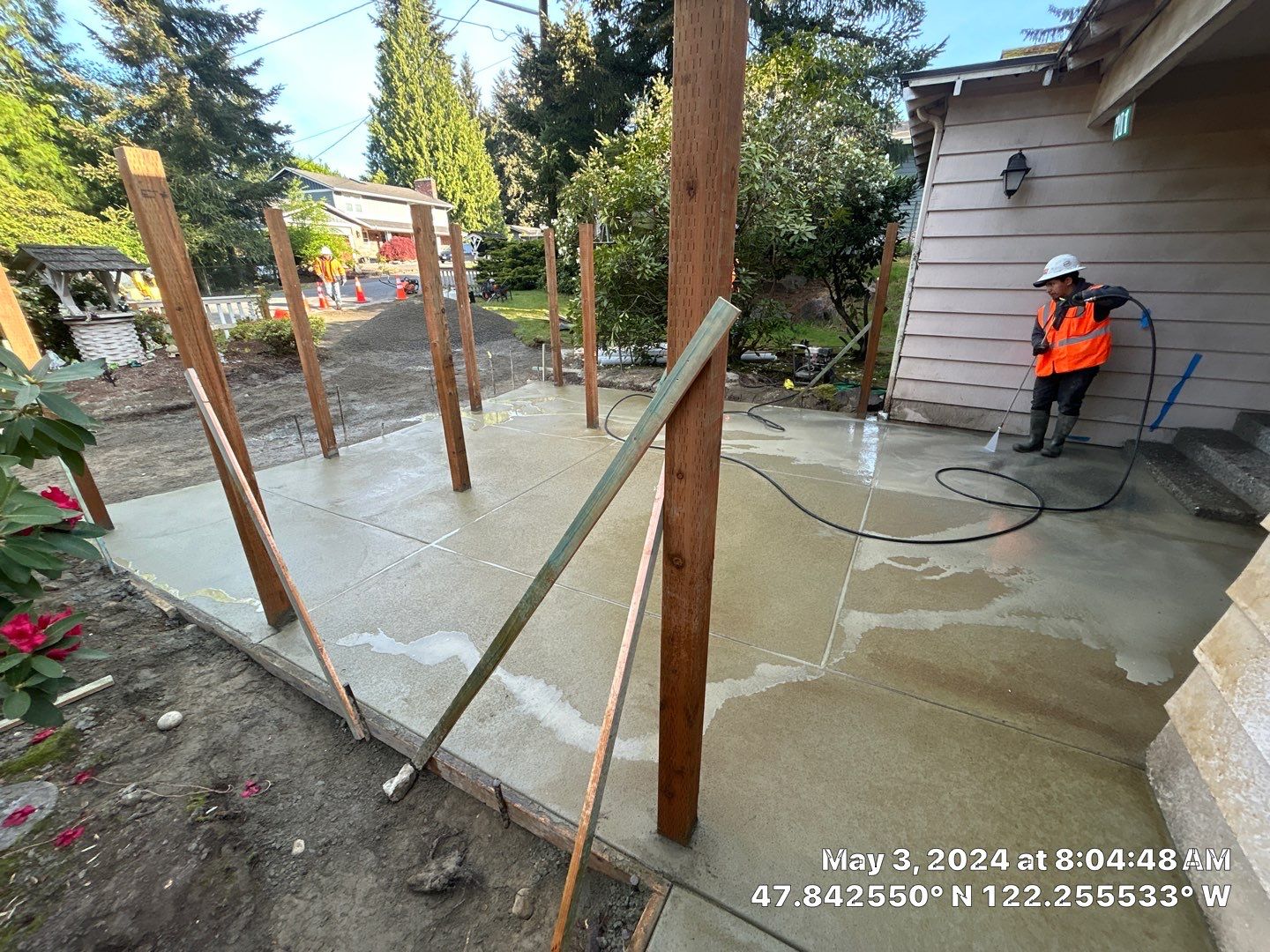 Modern Entry Fence by Jireh Asphalt & Concrete Inc 