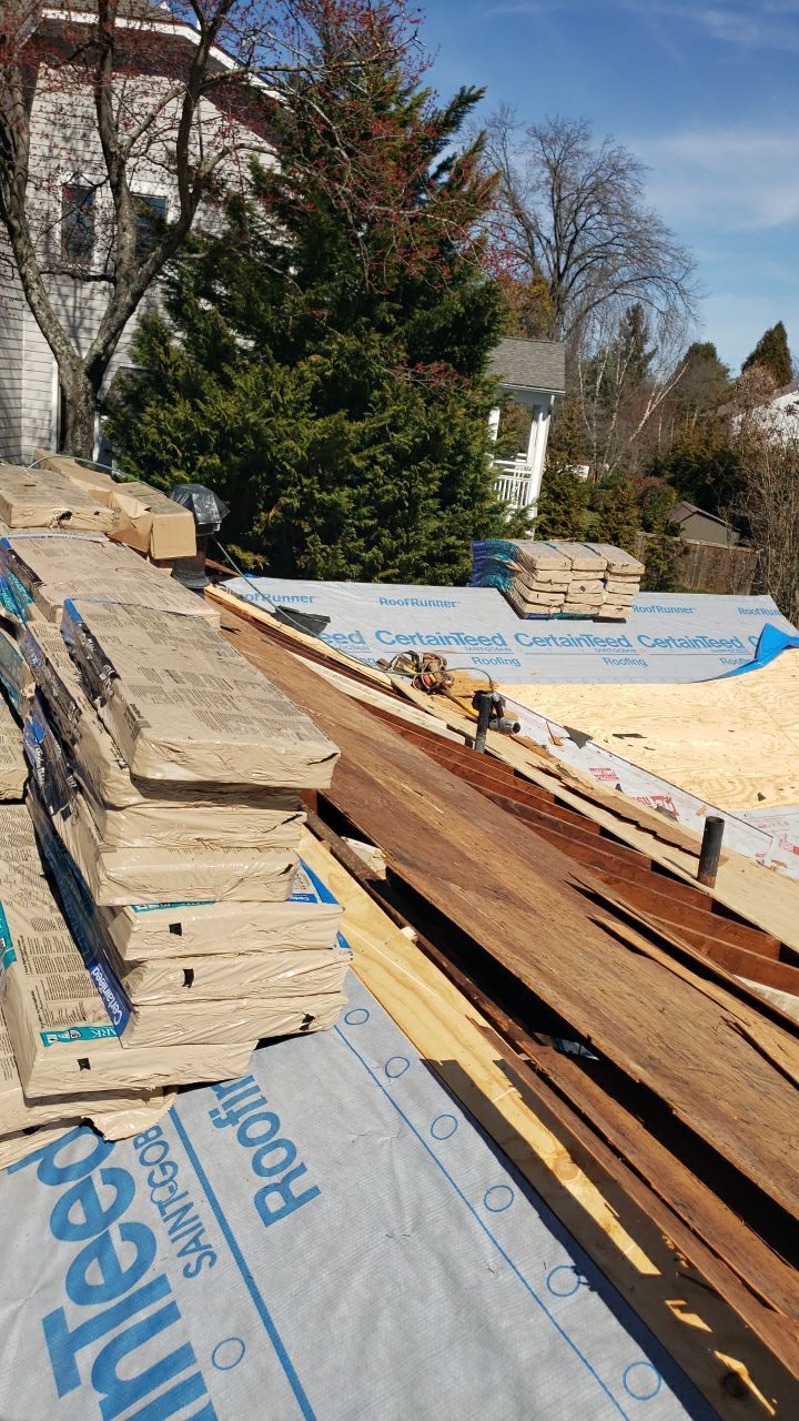 McLean: CertainTeed Landmark Designer Shingles in Charcoal Black by RM Banning, Inc.