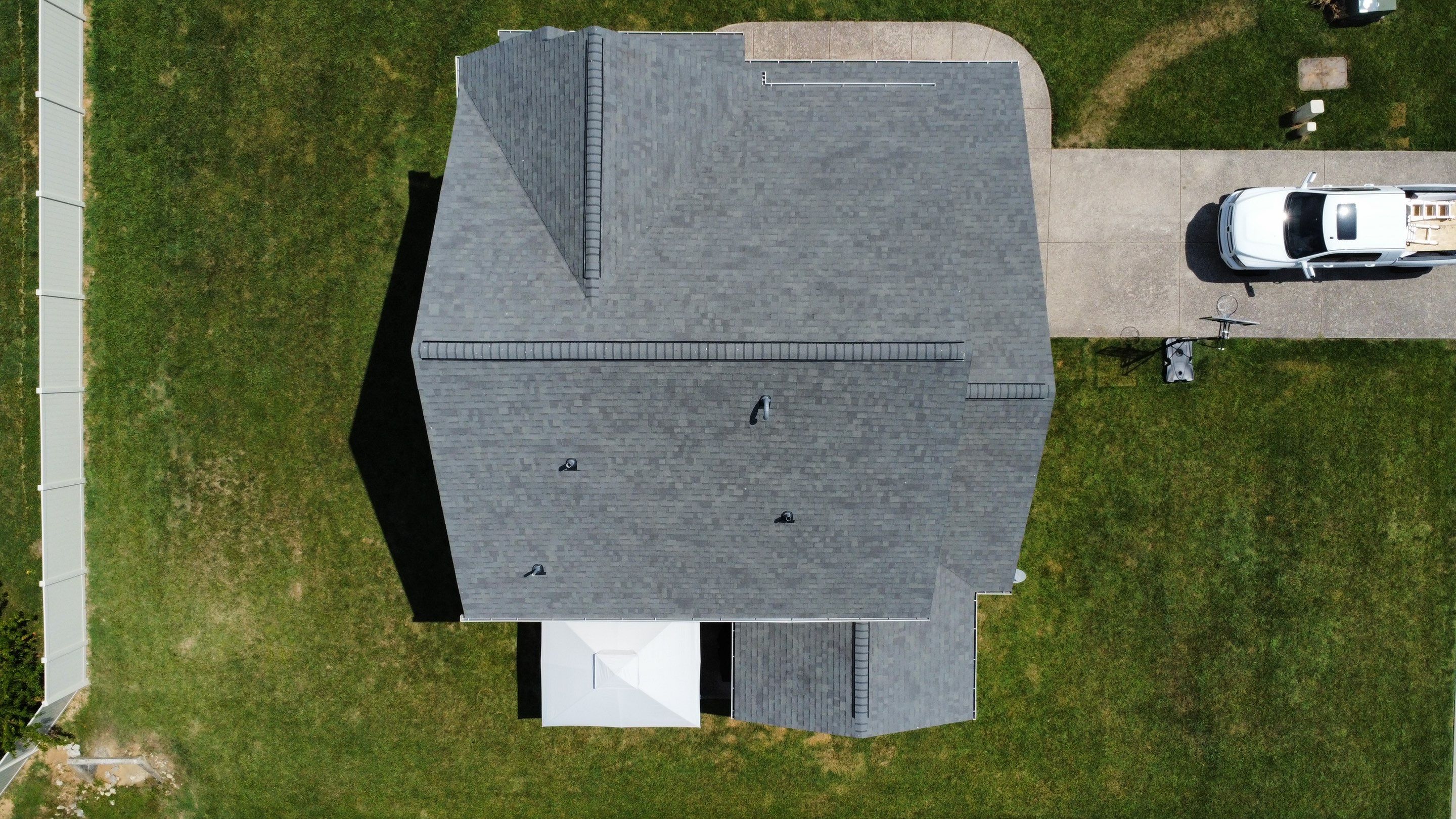 Residential Roofing Installation using Owens Corning Oakridge Roofing System by Undersun Roofing 