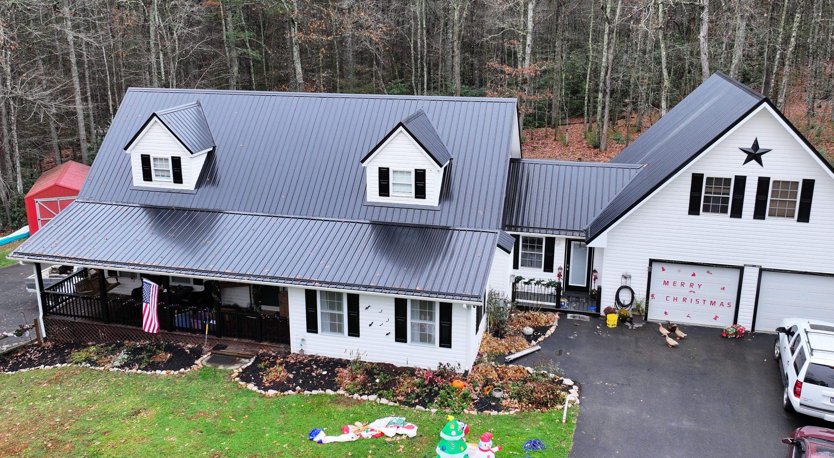 Crosswhite Residence by Omnia Roofing