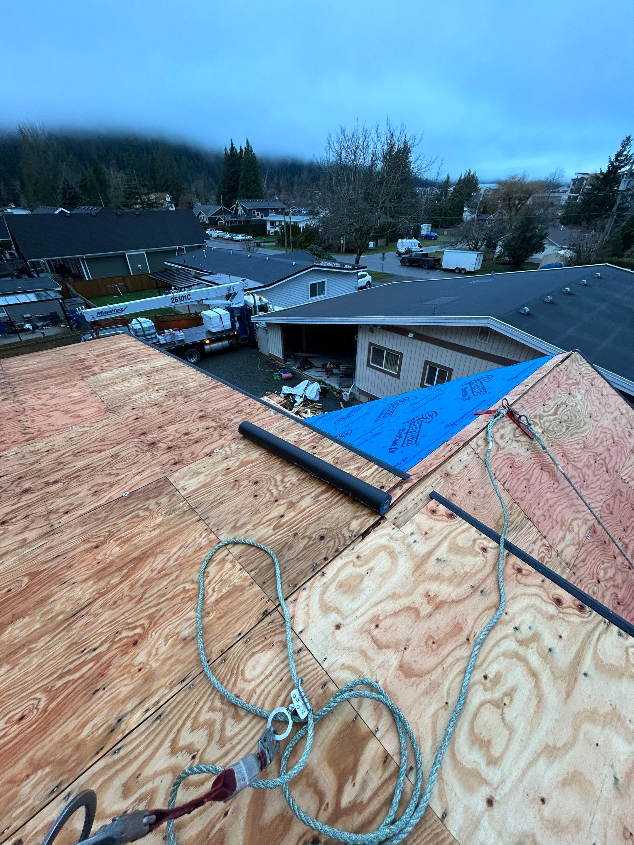 Residential Roofing Installation using GAF Charcoal HDZ by Top Notch Roofing Inc