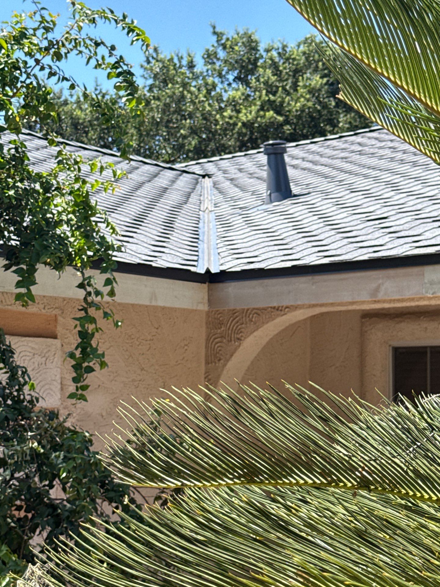 Presidential shingle roof by Straight Edge Roofing Inc