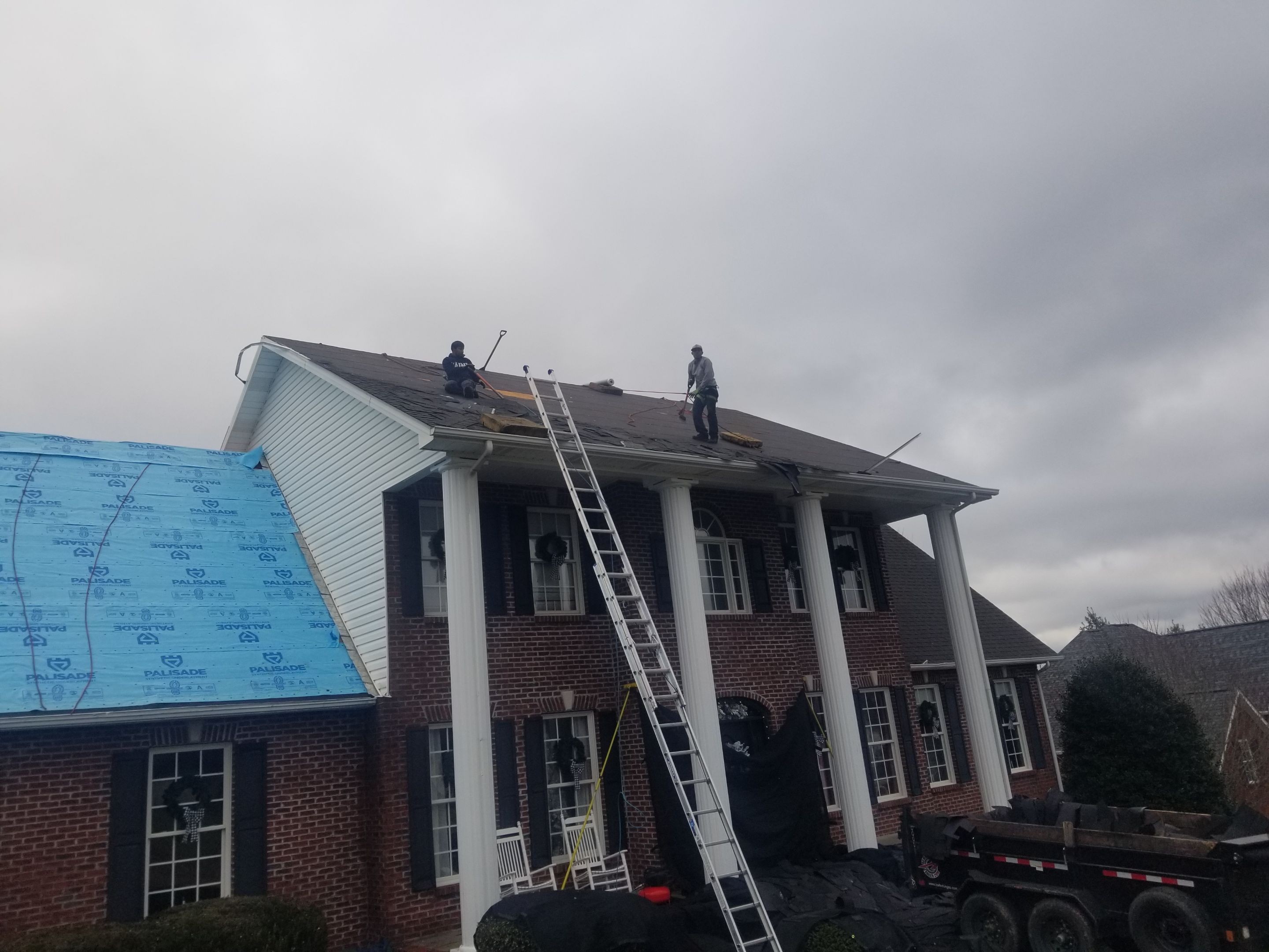 Phillips Residence  by Omnia Roofing