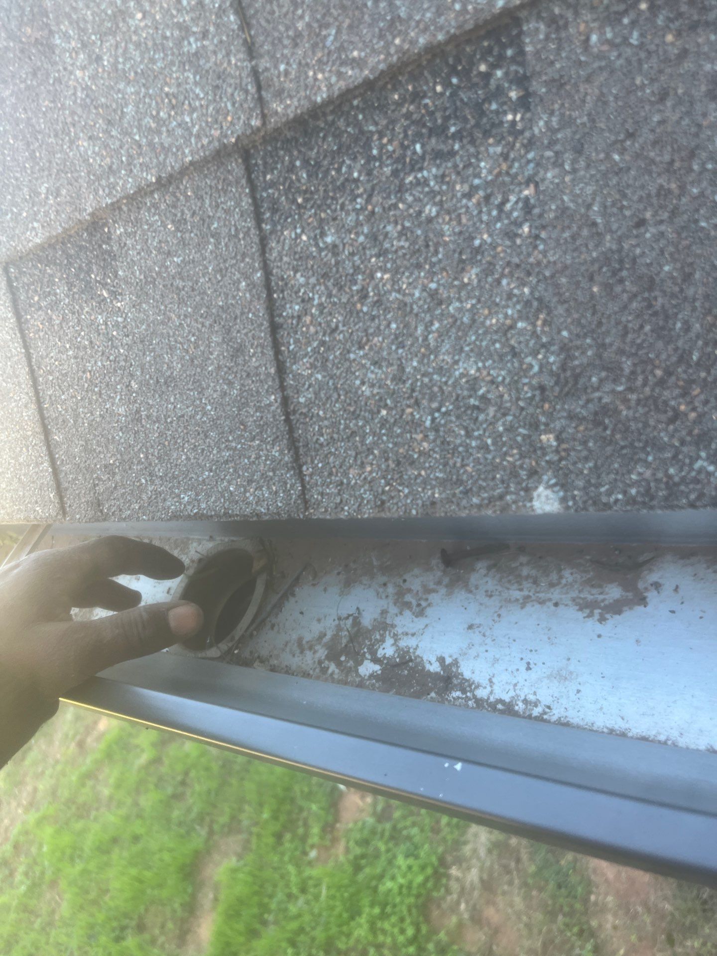 HOA gutter cleaning after photo.
