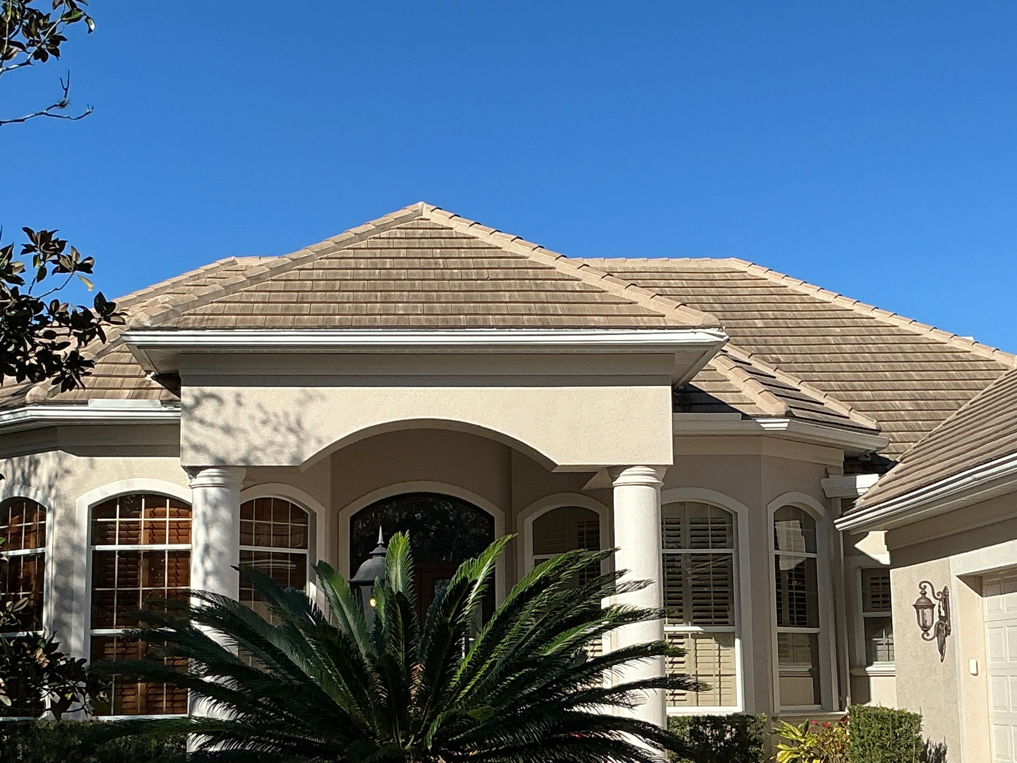 White Seamless Gutters for Florida's cities  by Gutter Professors