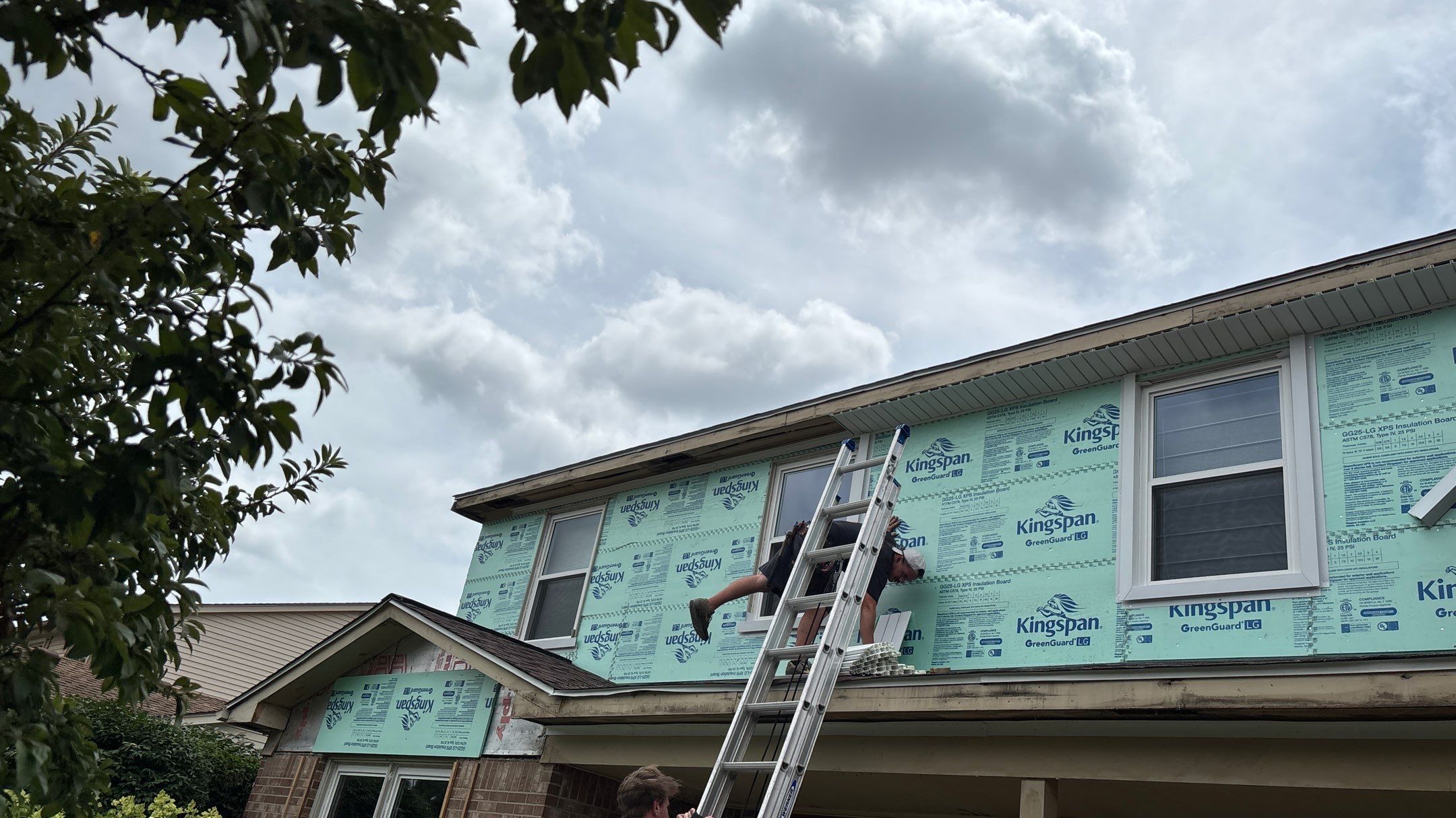 Siding Replacement using Alside S7 Cedar Mill Grain Pebble by 180 Contractors
