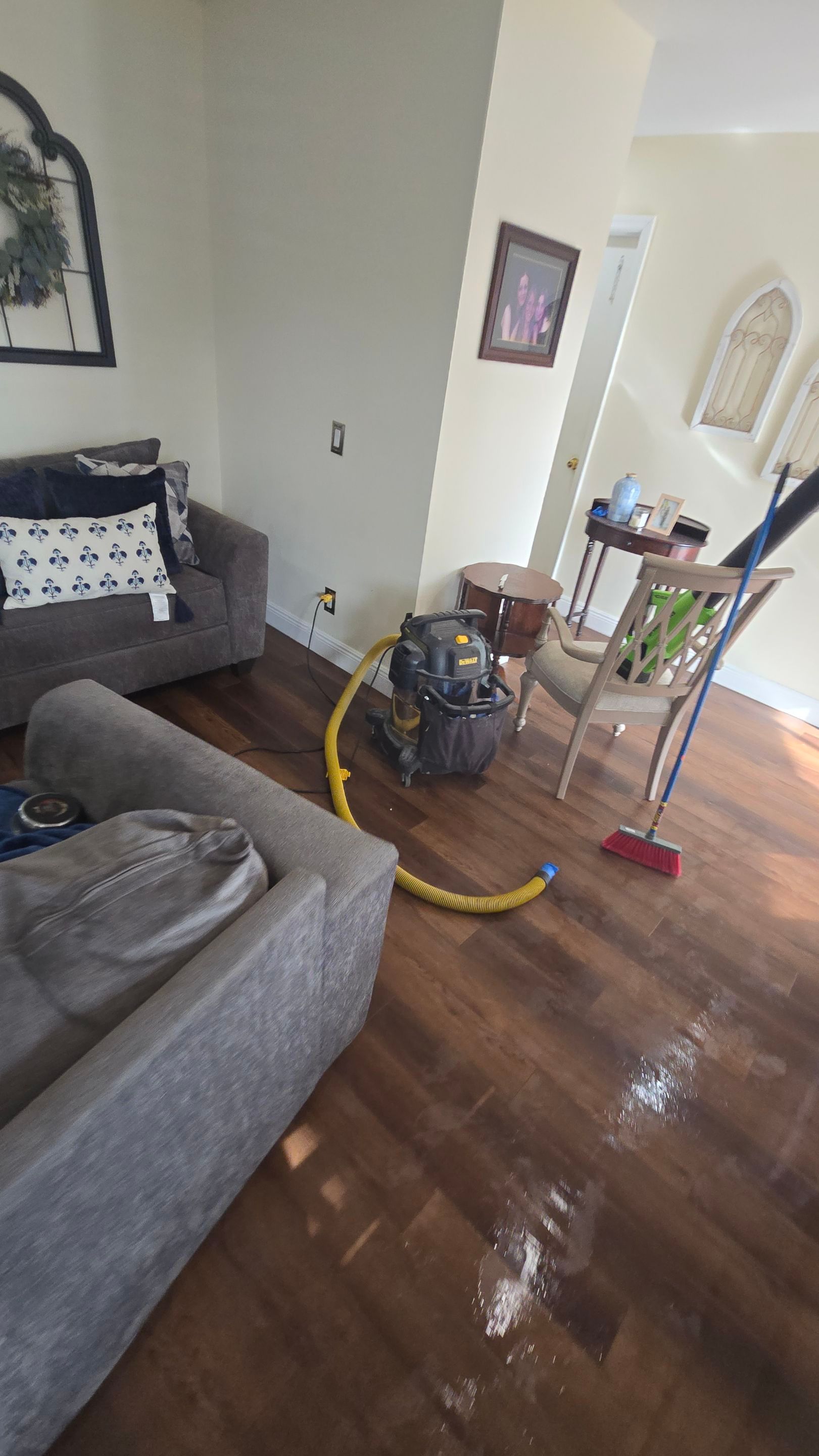 Emergency Water Extraction and Wood Floor Drying in Royal Palm Beach by SuperClean