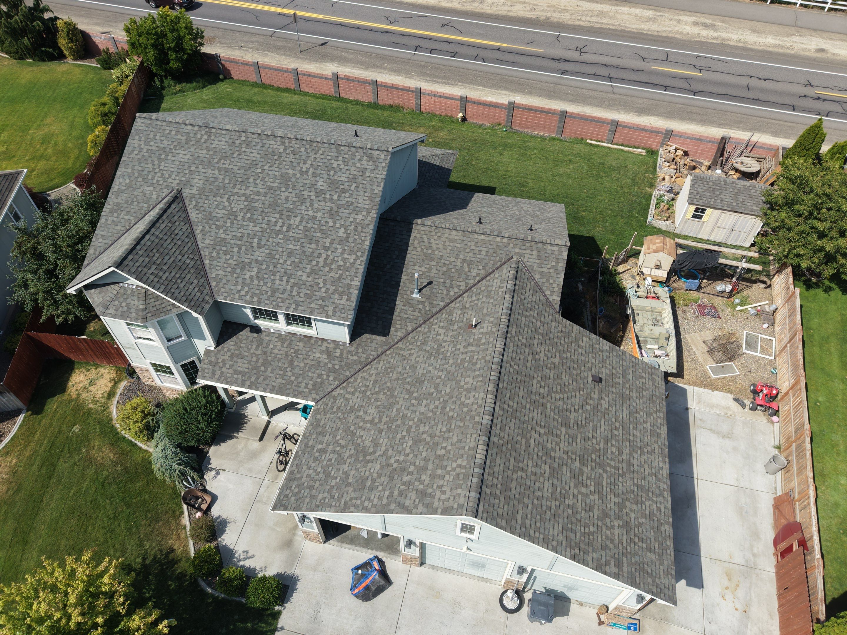 West Richland Residential Roof Replacement With Weathered Wood Shingles Hazelwood Dr West Richland, WA 99353 The Denali System - Certainteed Landmark® Shingle - Weathered Wood by Alpine Roofing