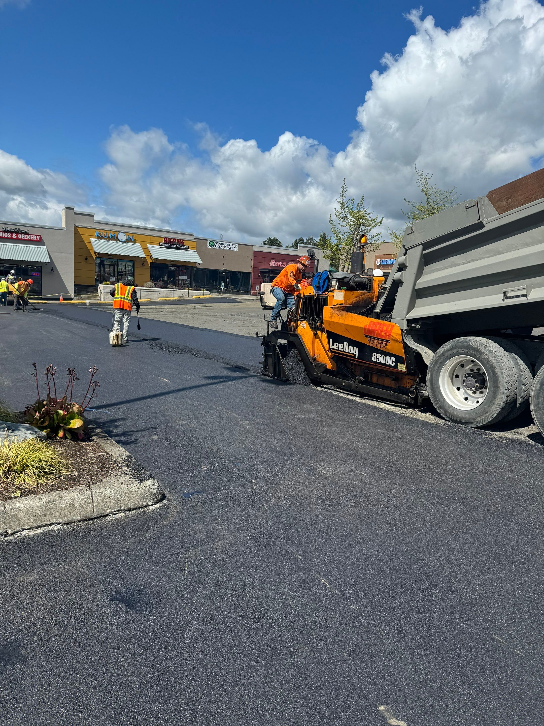 Colliers - Woodinville New Asphalt Parking Lot by Jireh Asphalt & Concrete Inc 