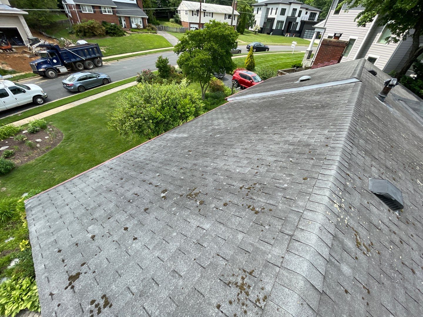 McLean: CertainTeed Landmark Designer Shingles in Charcoal Black by RM Banning, Inc.