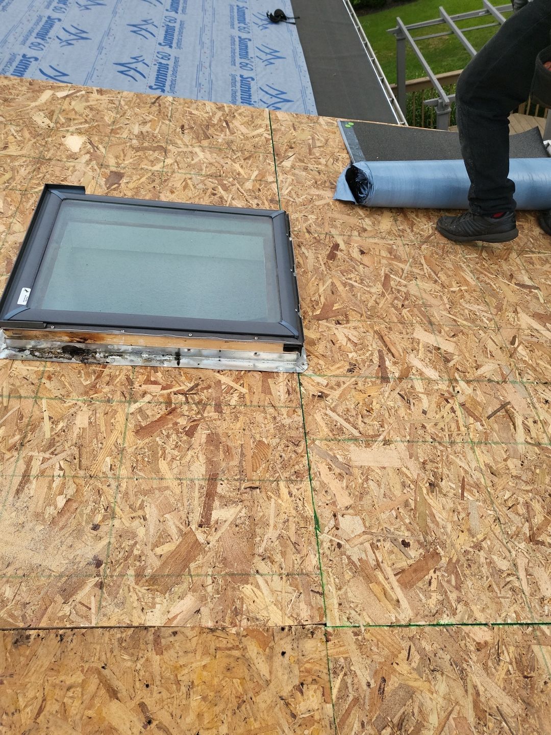 ATLAS PINNACLE COLOR: BLACK SHADOW by Eagle Eye Roofing