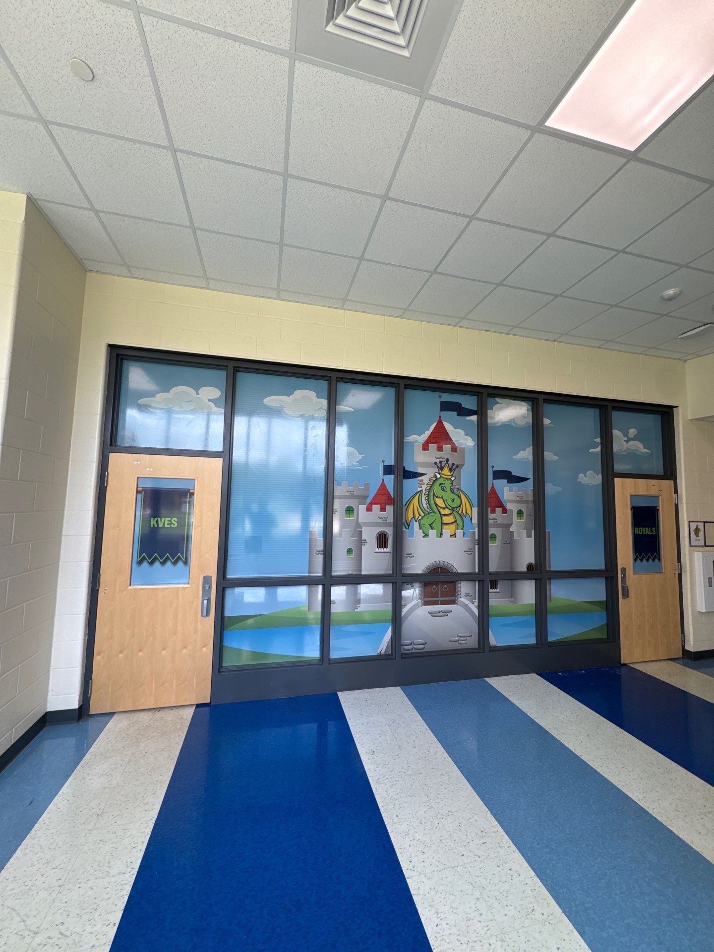 Knights View Elementary School by QC Signs and Graphics