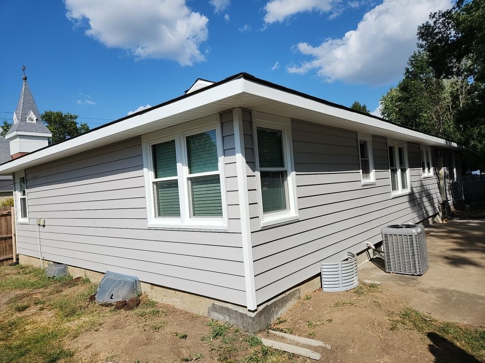 Siding Installation using Driftwood Craneboard D7 by EEC Windows, Siding & Roofing