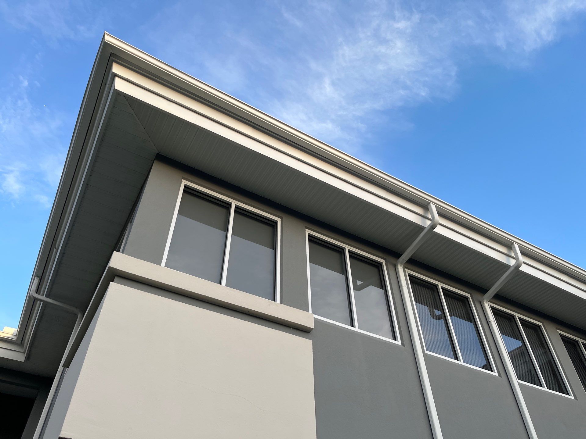 White Soffit and Fascia Replacement in Sarasota FL by Gutter Professors