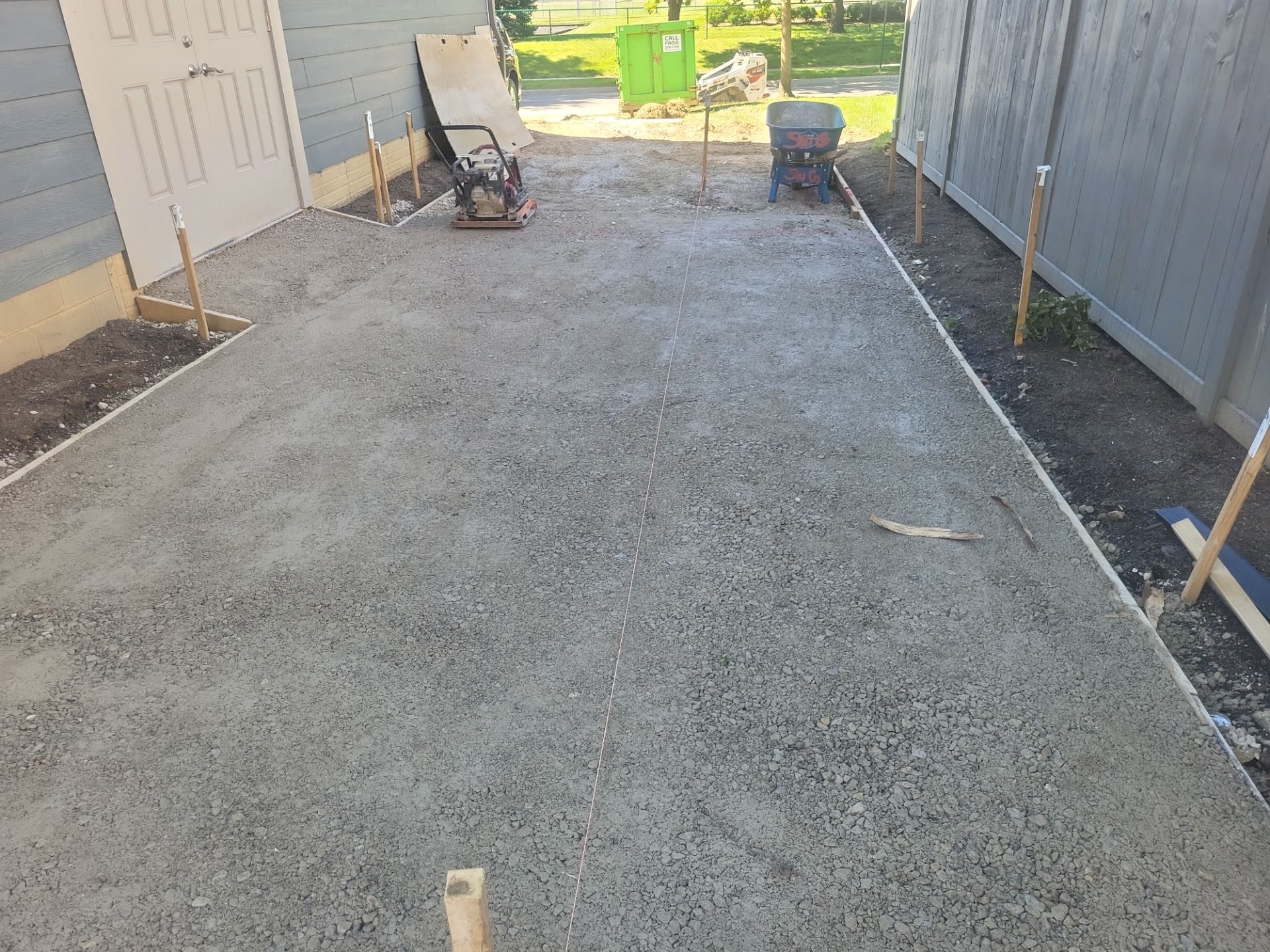 Custom Synthetic Lawn and Putting Green Installation in Upper Arlington by Southwest Greens Midwest