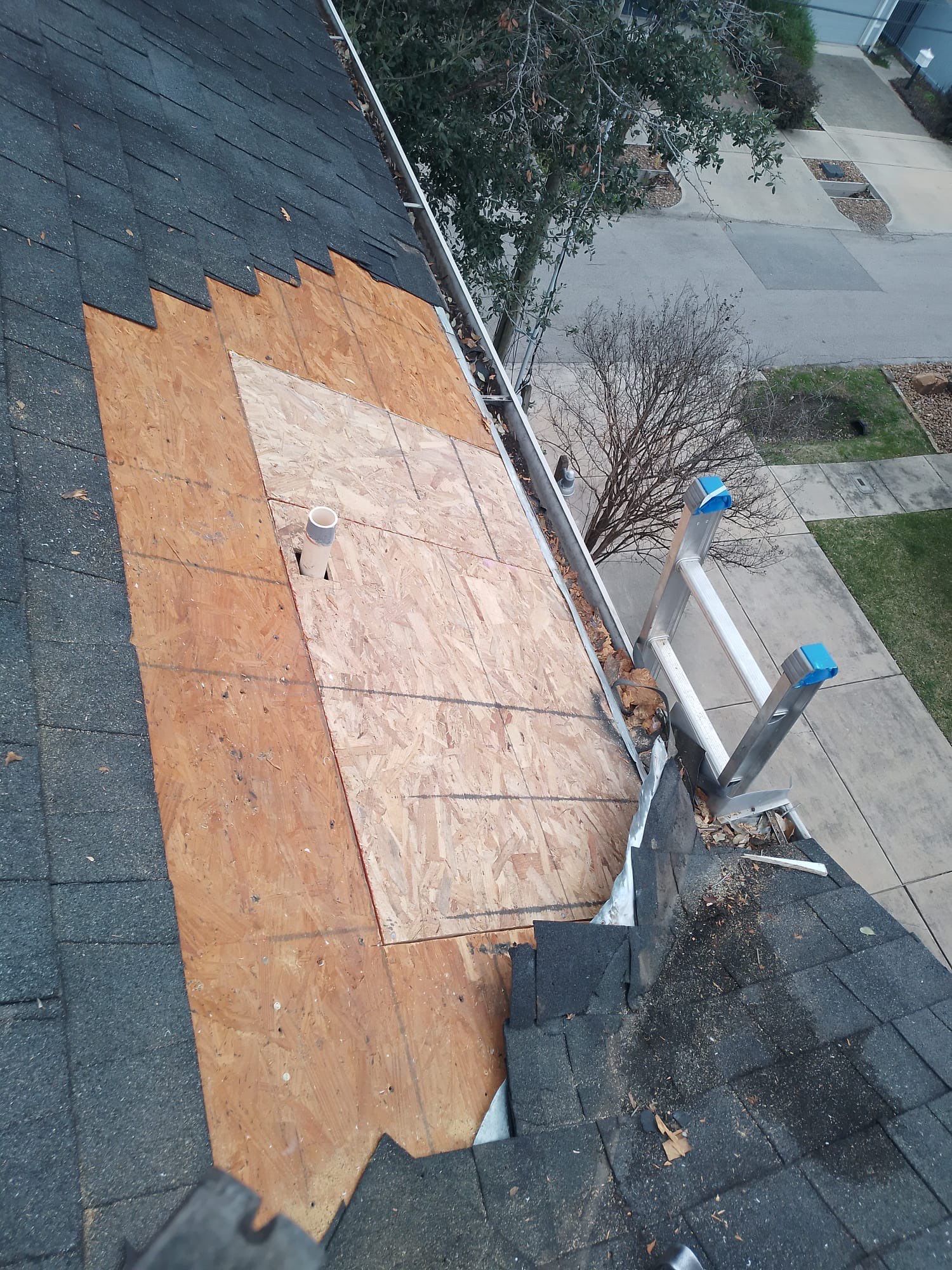 Hail Damage using Owen's Corning Duration (Lifetime) Shingles by Roof Repair Company