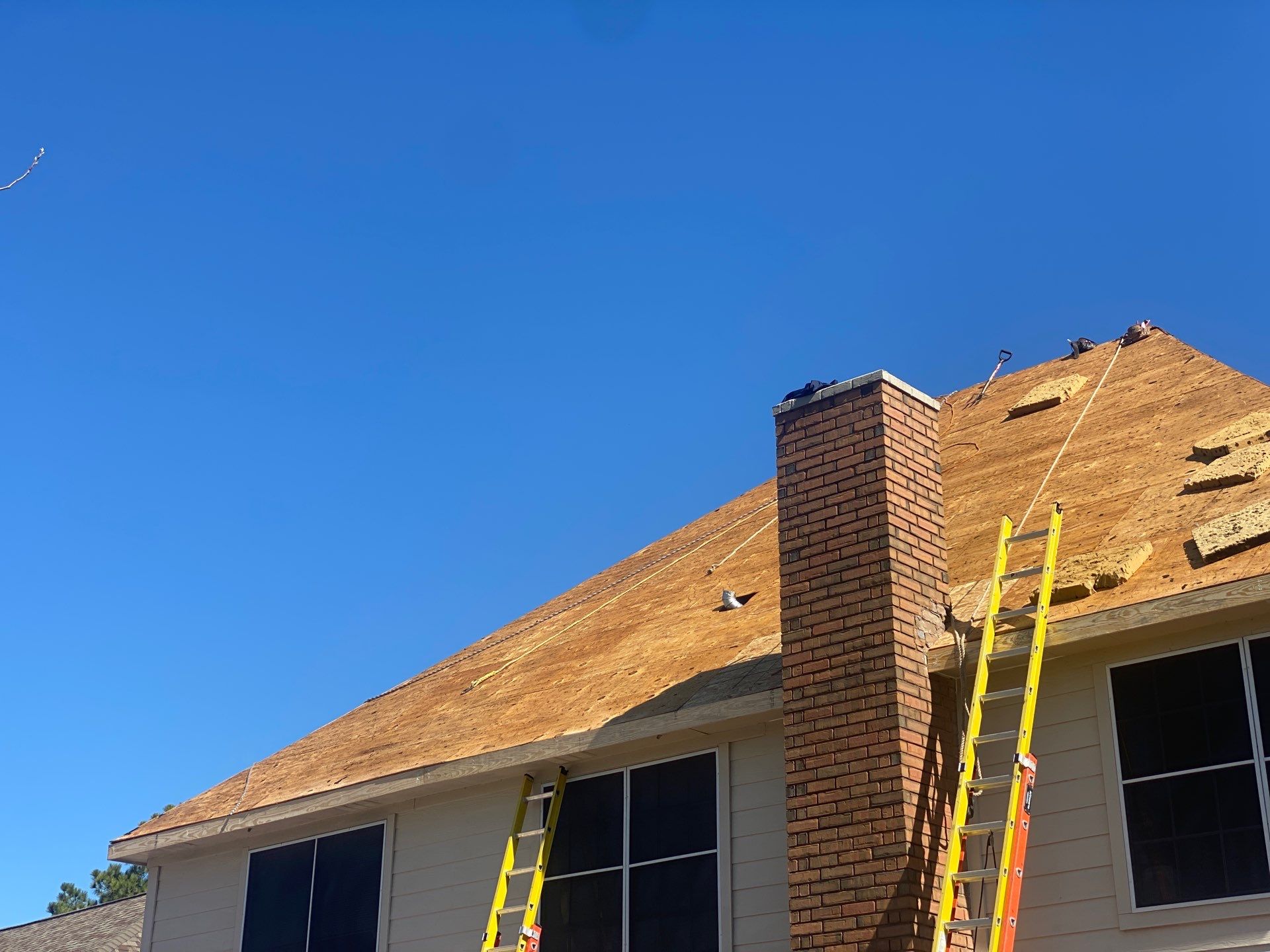 Residential Roofing Installation using Owen's Corning Duration (Lifetime) Shingles by Roof Repair Company