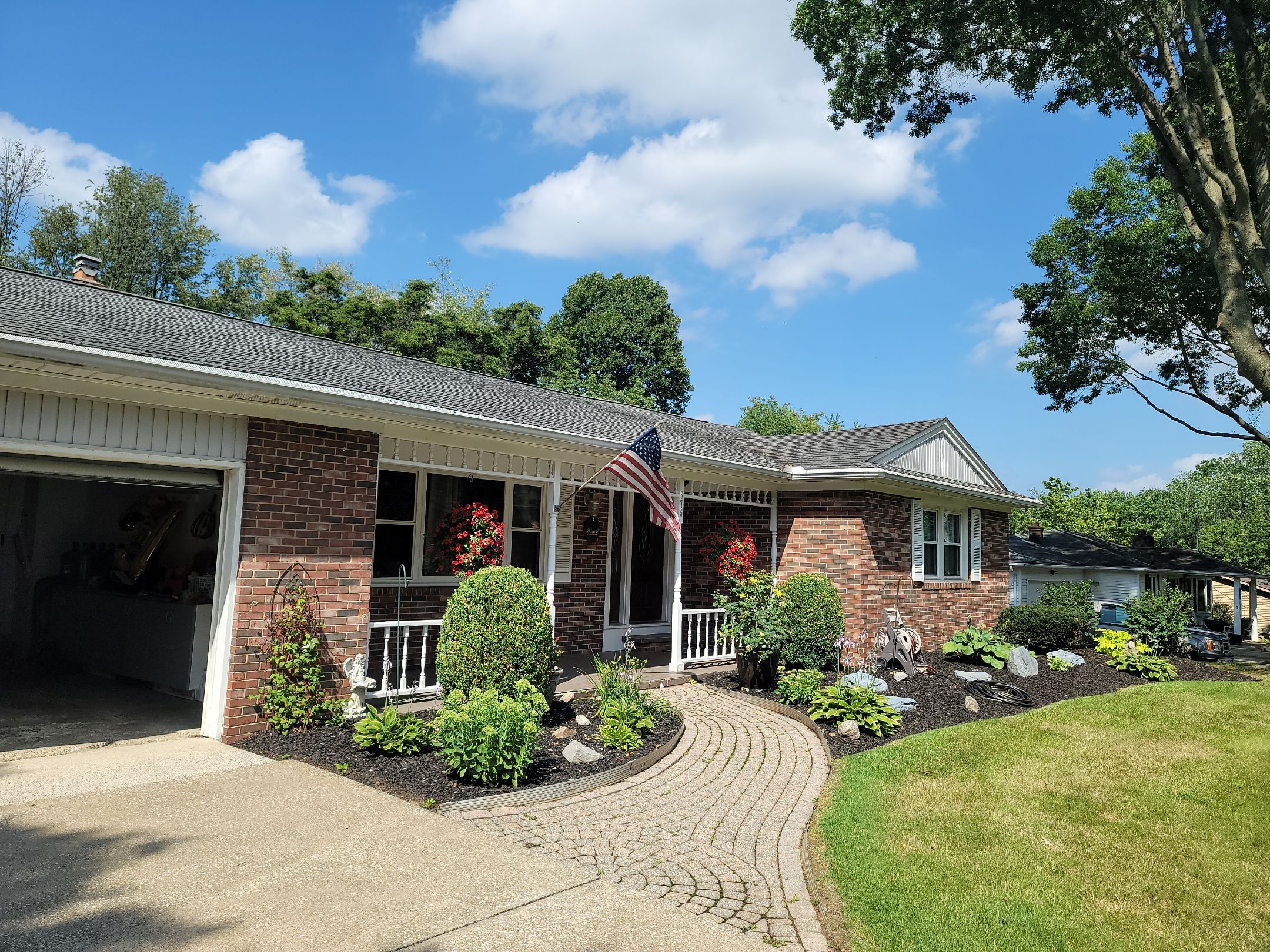 OWENS CORNING COLOR: Onyx Black by Eagle Eye Roofing