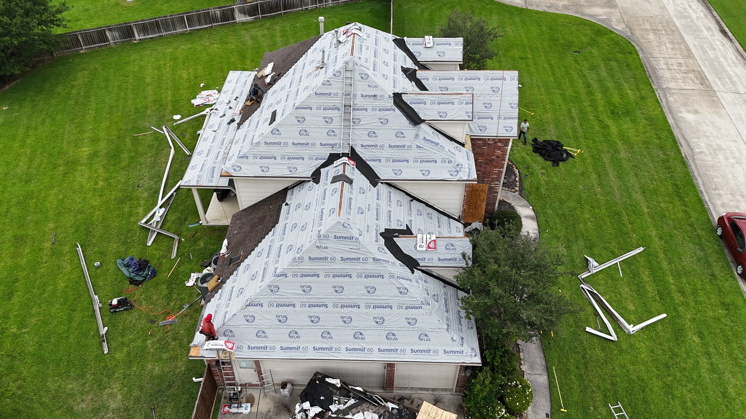 Huffman Roof Installation using Atlas Pinnacle Pristine by Modern BYLT Roofing & Construction