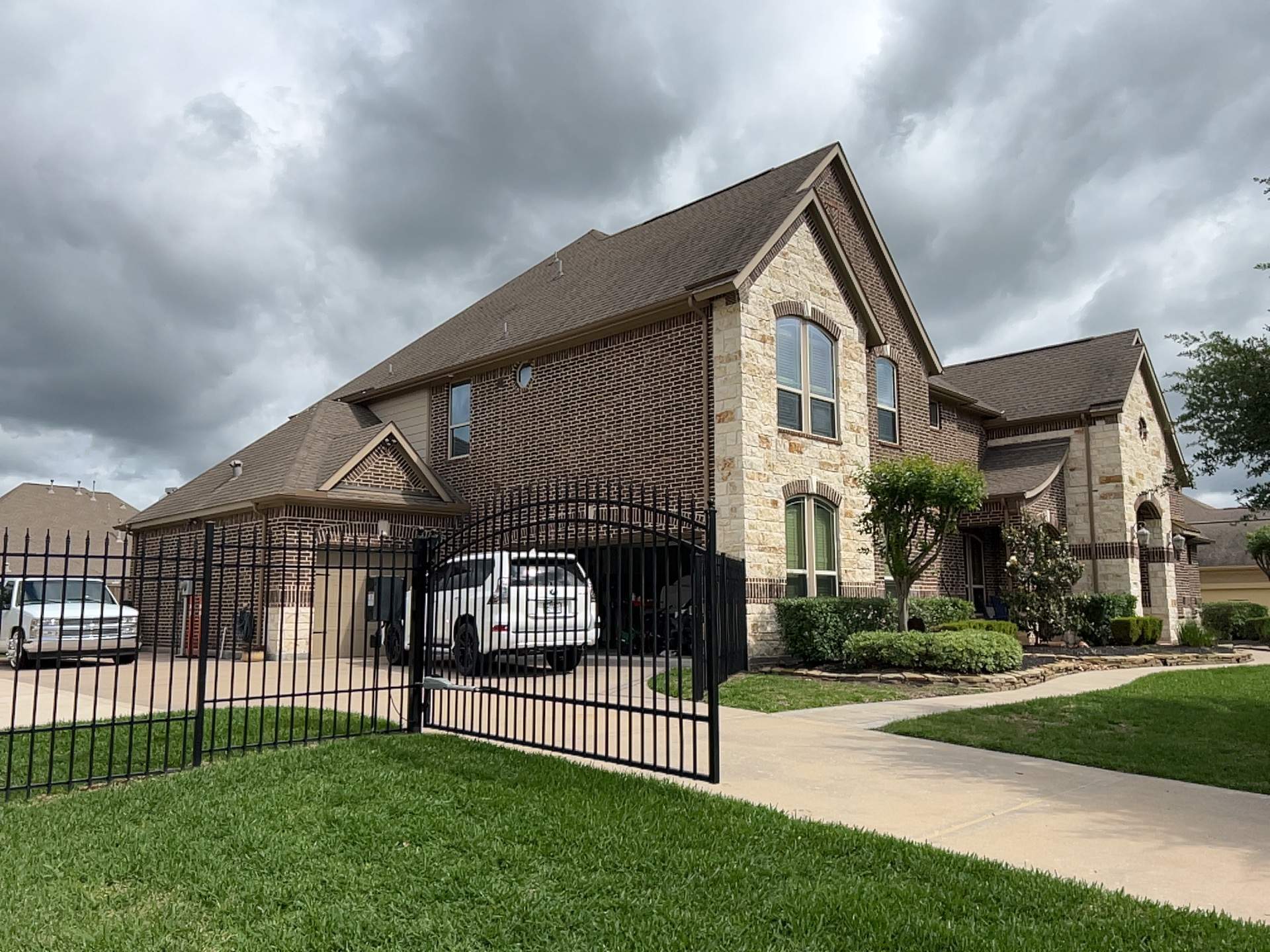 Residential Roofing Installation using Owen's Corning Duration by Roof Concepts Construction