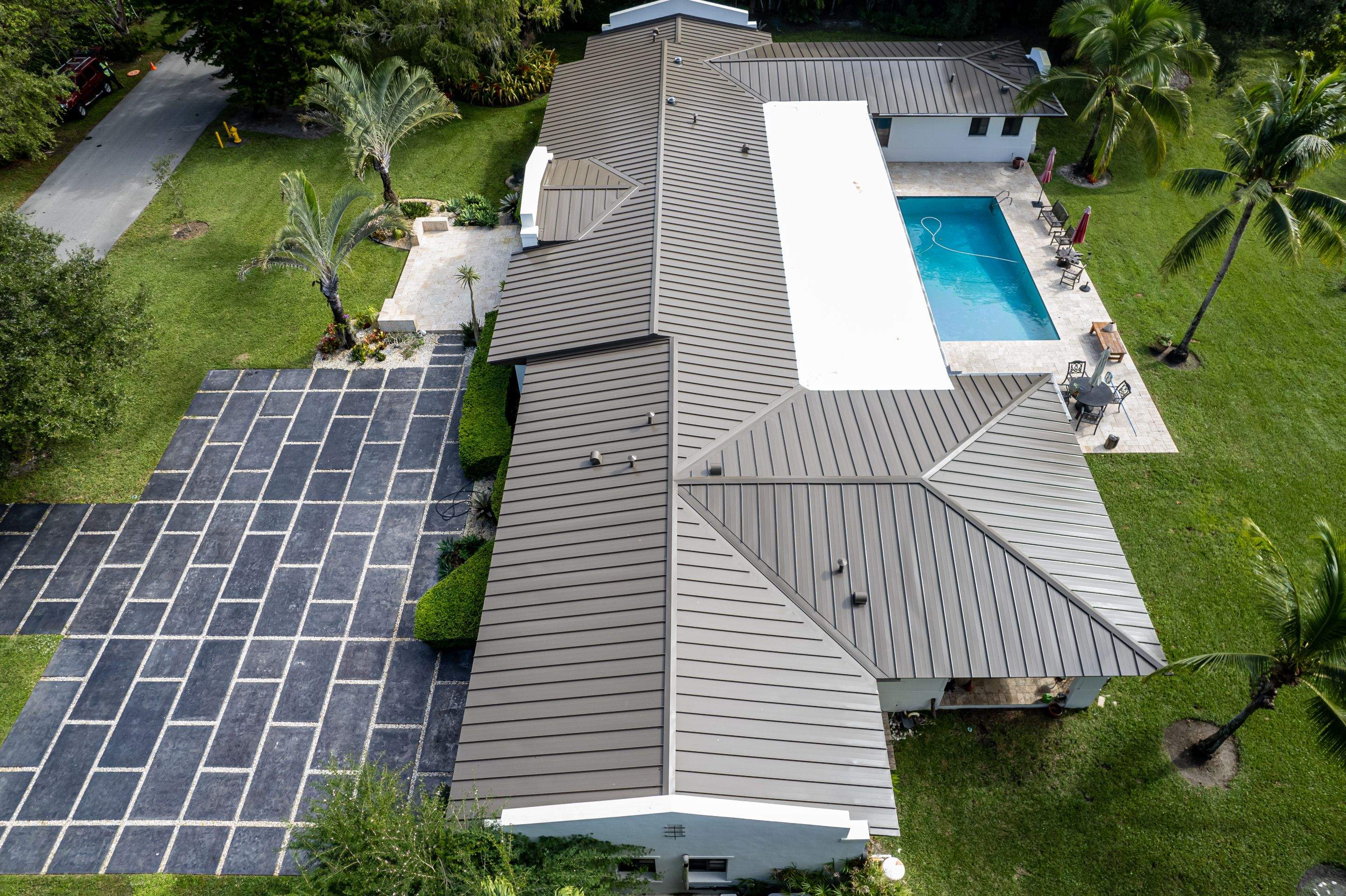 Metal Roof - Galvalume - Medium Bronze by Istueta Roofing