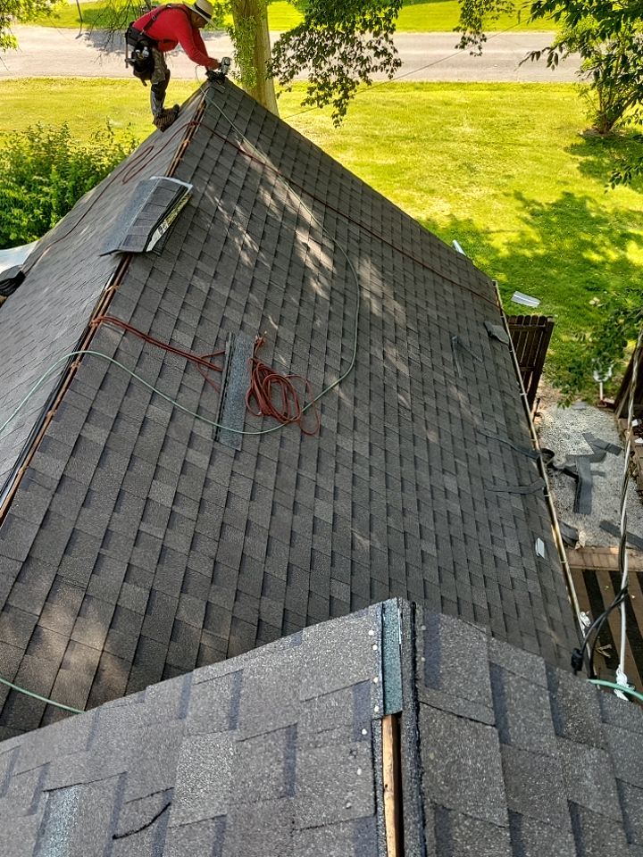 ATLAS PINNACLE COLOR: WEATHERED WOOD by Eagle Eye Roofing