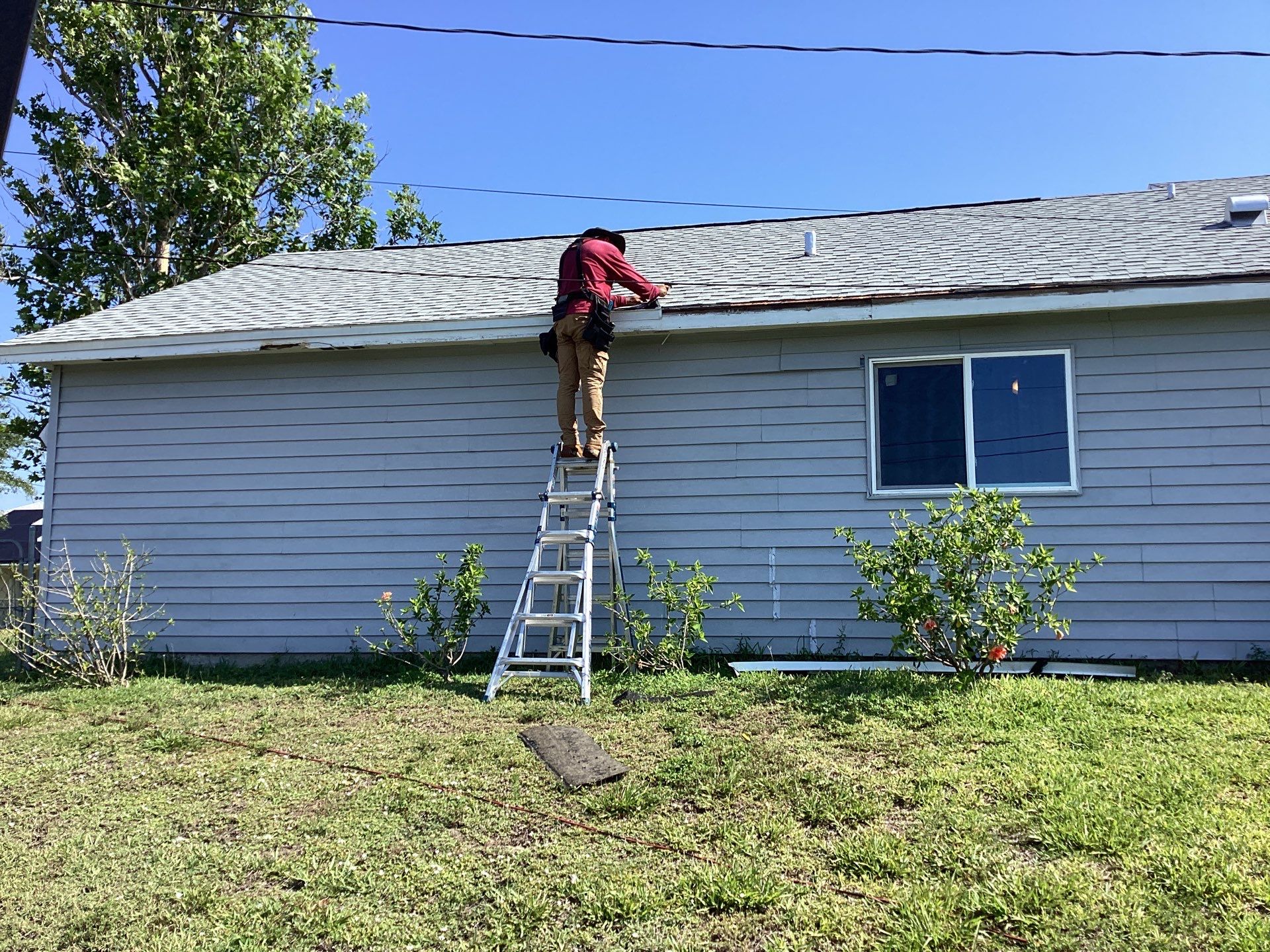 Aluminum Seamless Gutters using Splash Guard in Cape Coral FL by Gutter Professors
