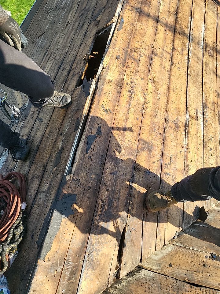 ATLAS PINNACLE COLOR: WEATHERED WOOD DRIP EDGE: MUSKET BROWN by Eagle Eye Roofing