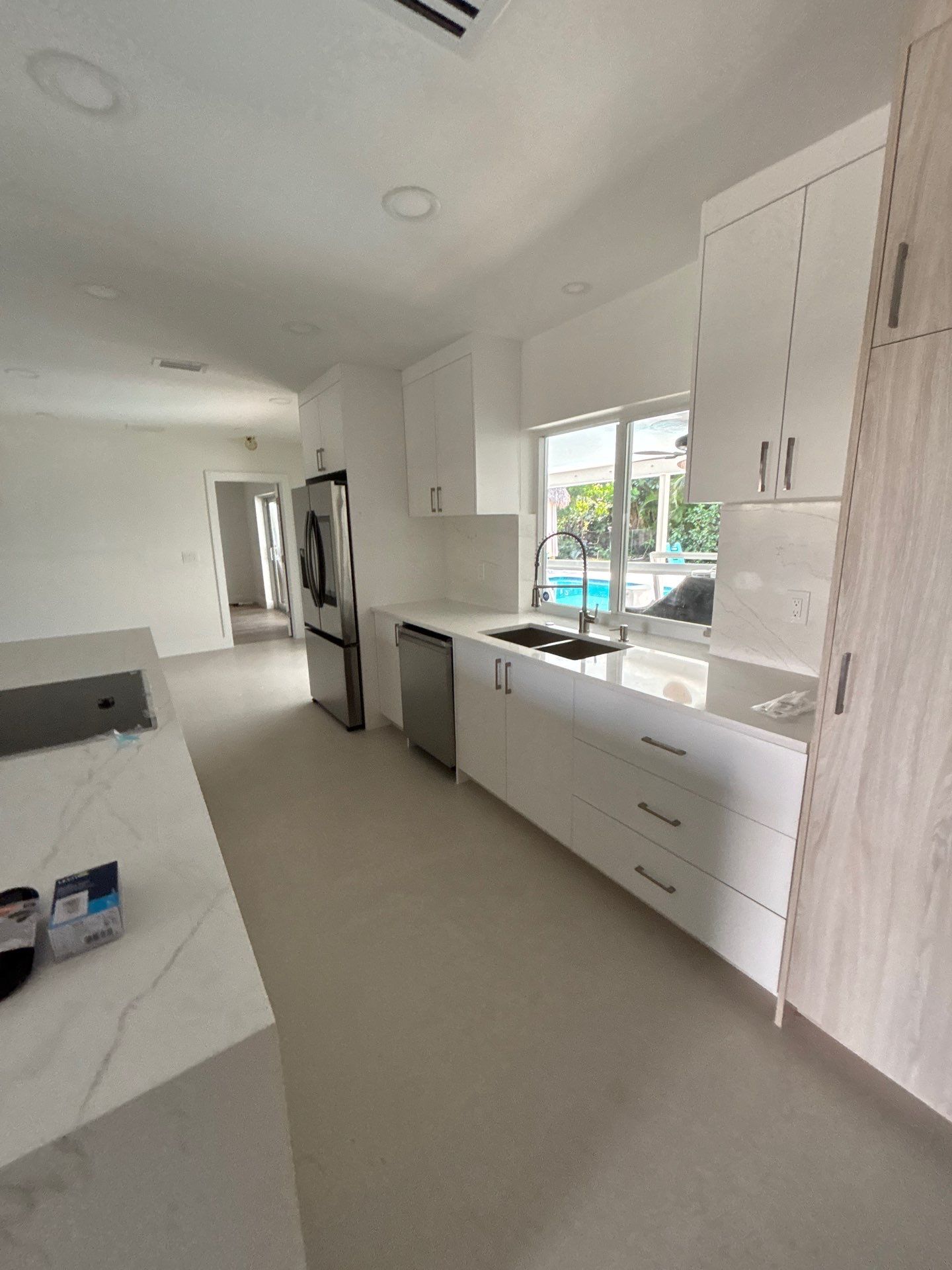 48x48 Flooring - East Boca Raton by Hevi Tile