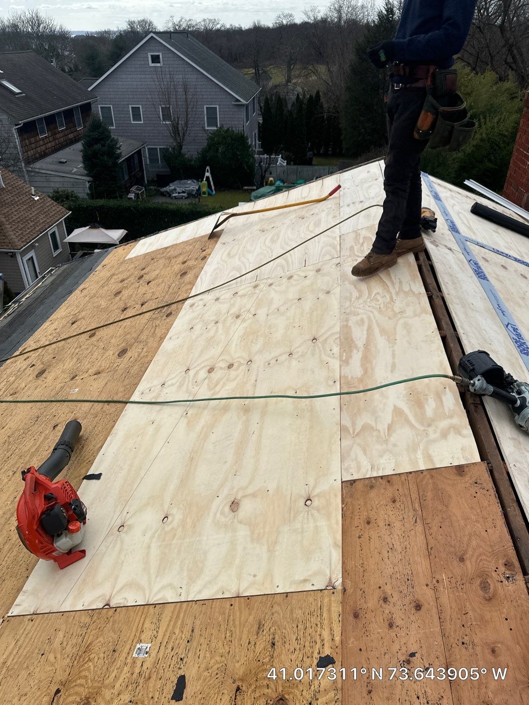 Siding Installation using Certainteed Cedar Impressions Straight Edge Perfection Shingles - D7 - Sterling Gray by A Plus Exterior