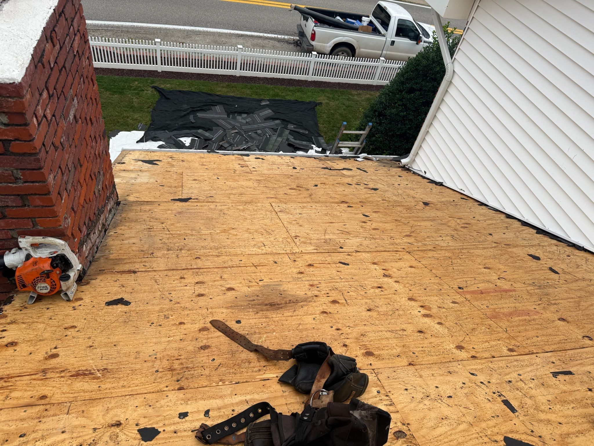 Residential Roofing Installation using GAF Timberline HDZ Charcoal by Rainstoppers Roofing