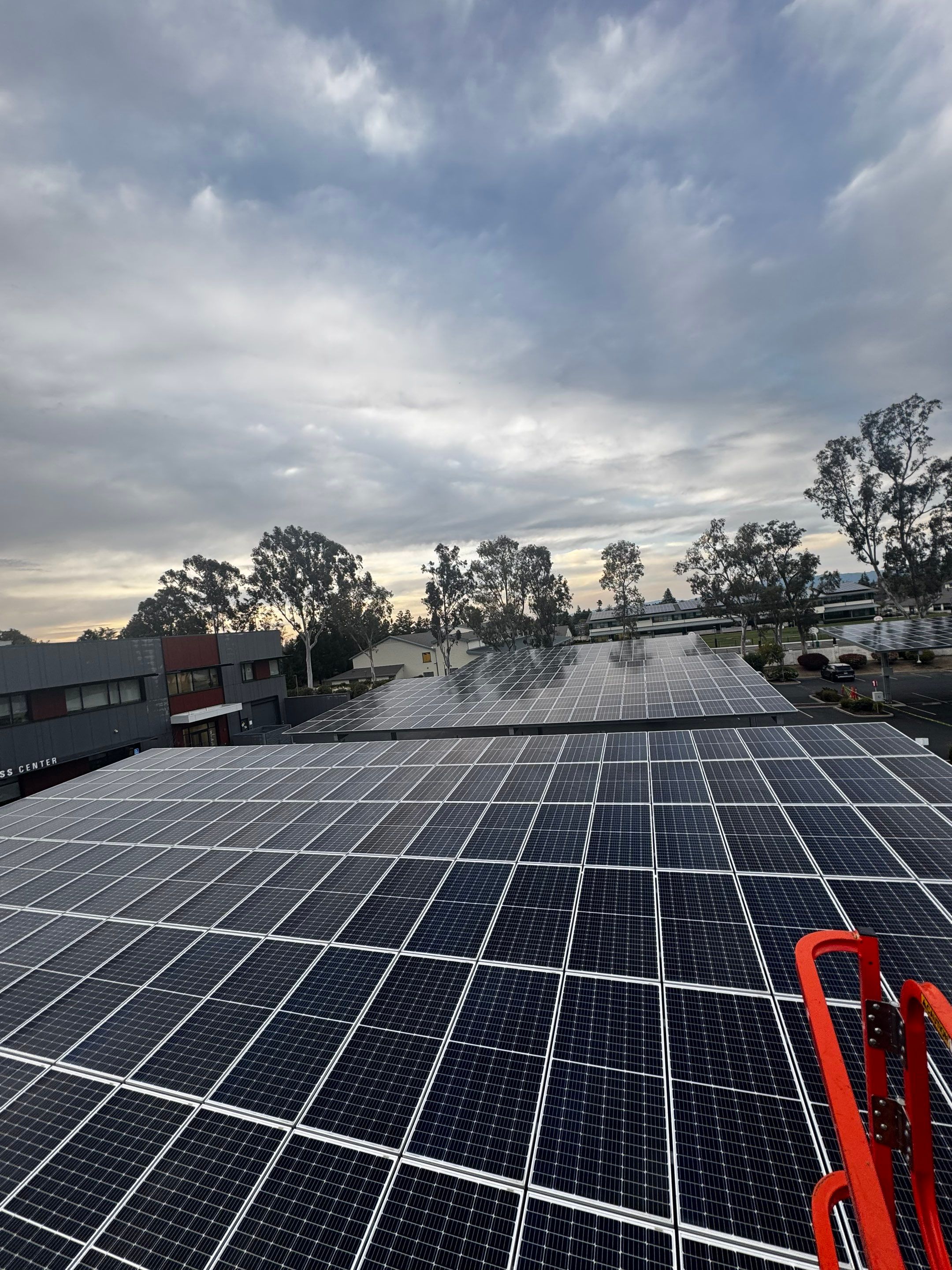 Commercial Solar Panel Cleaning using Deionized Water by All One Solar Shine