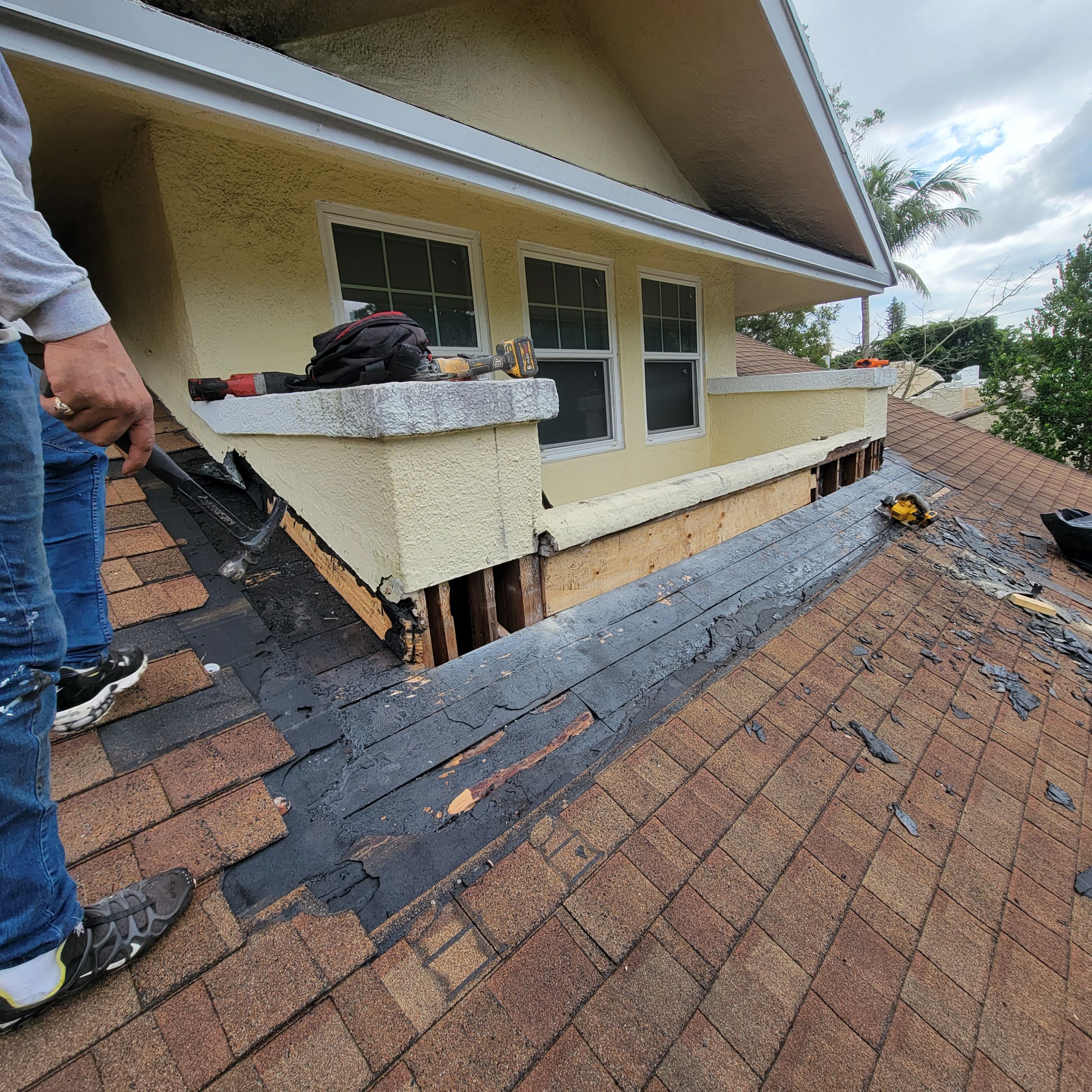 NE 5th Ave, Pompano Beach, FL by G&J Roofing 