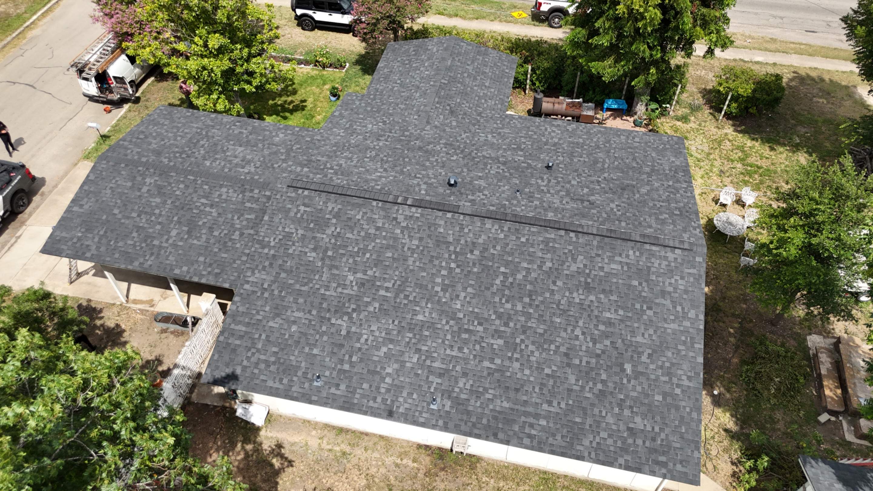 Onyx Black - Owens Corning TruDefinition Duration Oakridge by RoofsOnly.com