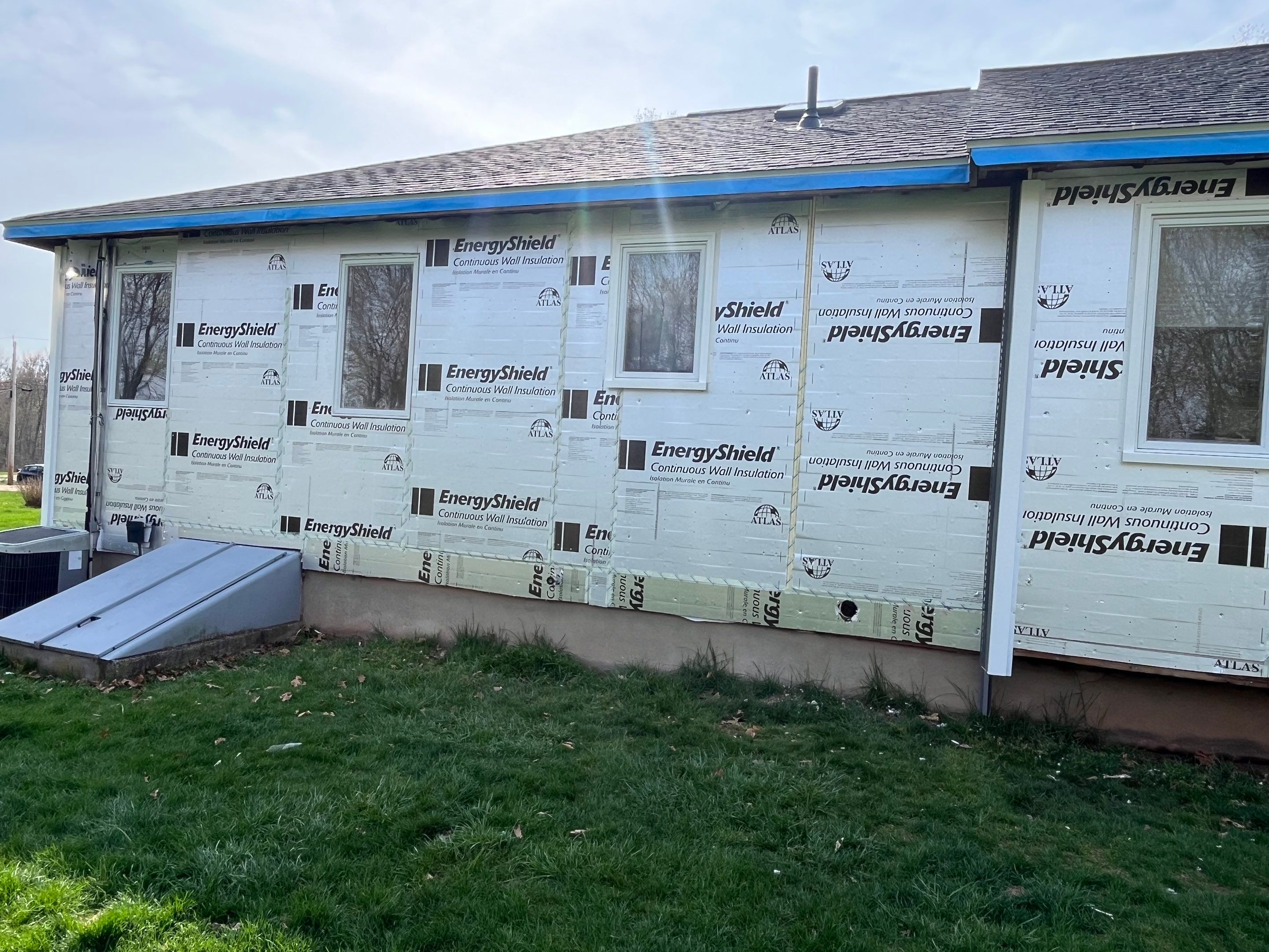Refreshed Siding with Cert Monogram D/4 x 16'8" clapboard Charcoal Gray & Cert Monogram D/4 x 25' clapboard Charcoal Gray by DiGiorgi Roofing and Siding Inc