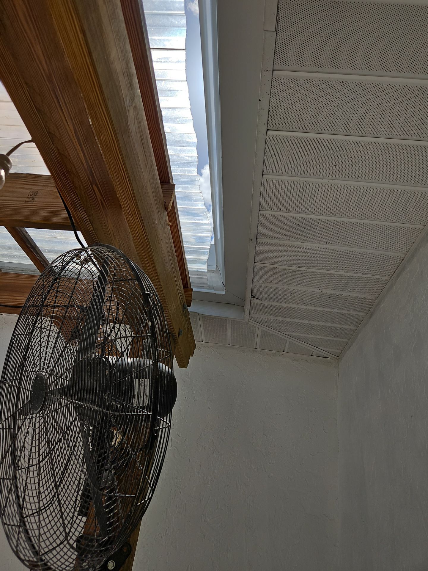 Seamless Aluminum Gutter Installation using 6 Inch Seamless Gutters in Sarasota FL by Gutter Professors