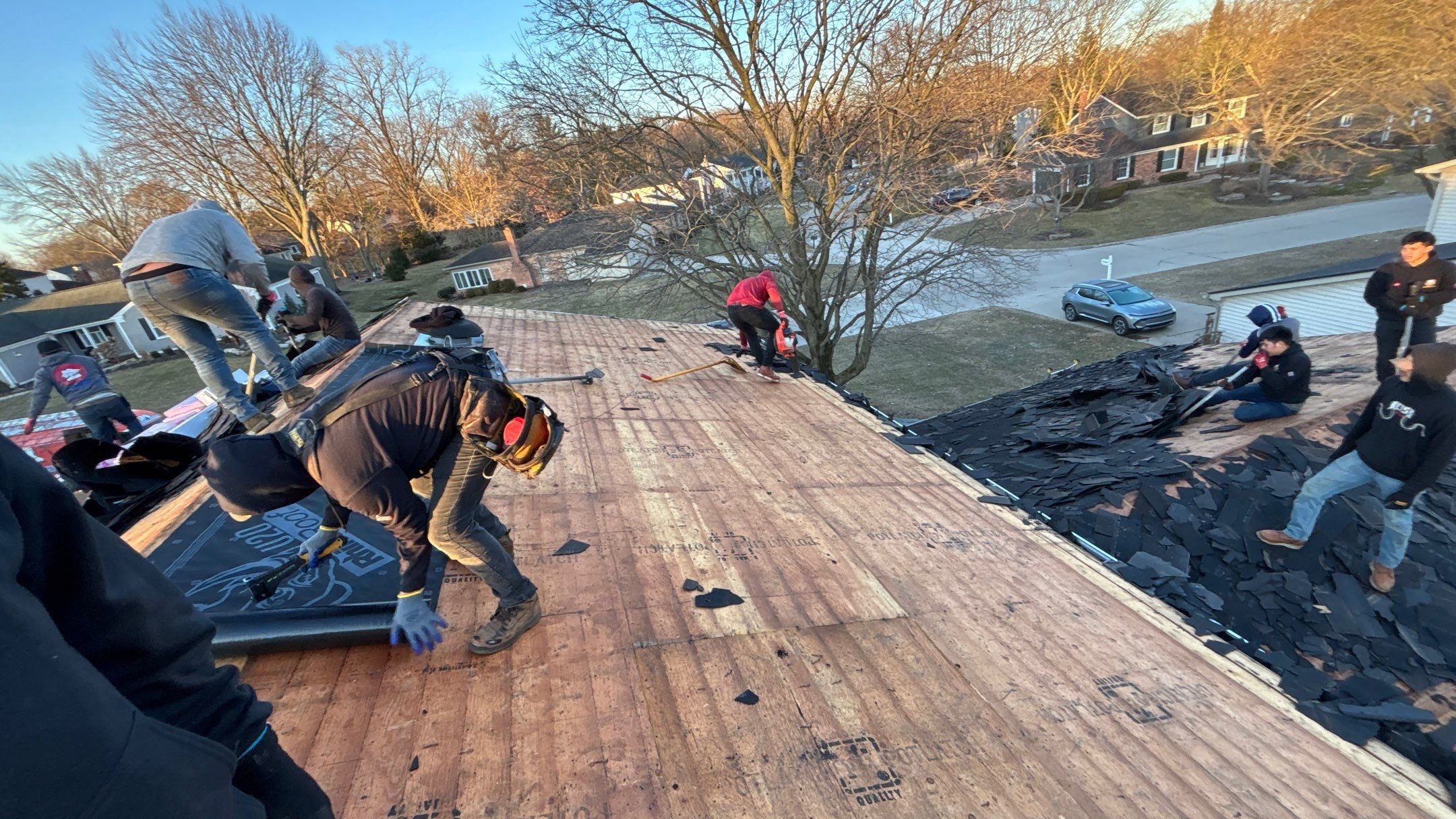 Siding Replacement using Alside Charcoal Smoke and Roof Replacement using Owens Corning Peppercorn by 180 Contractors