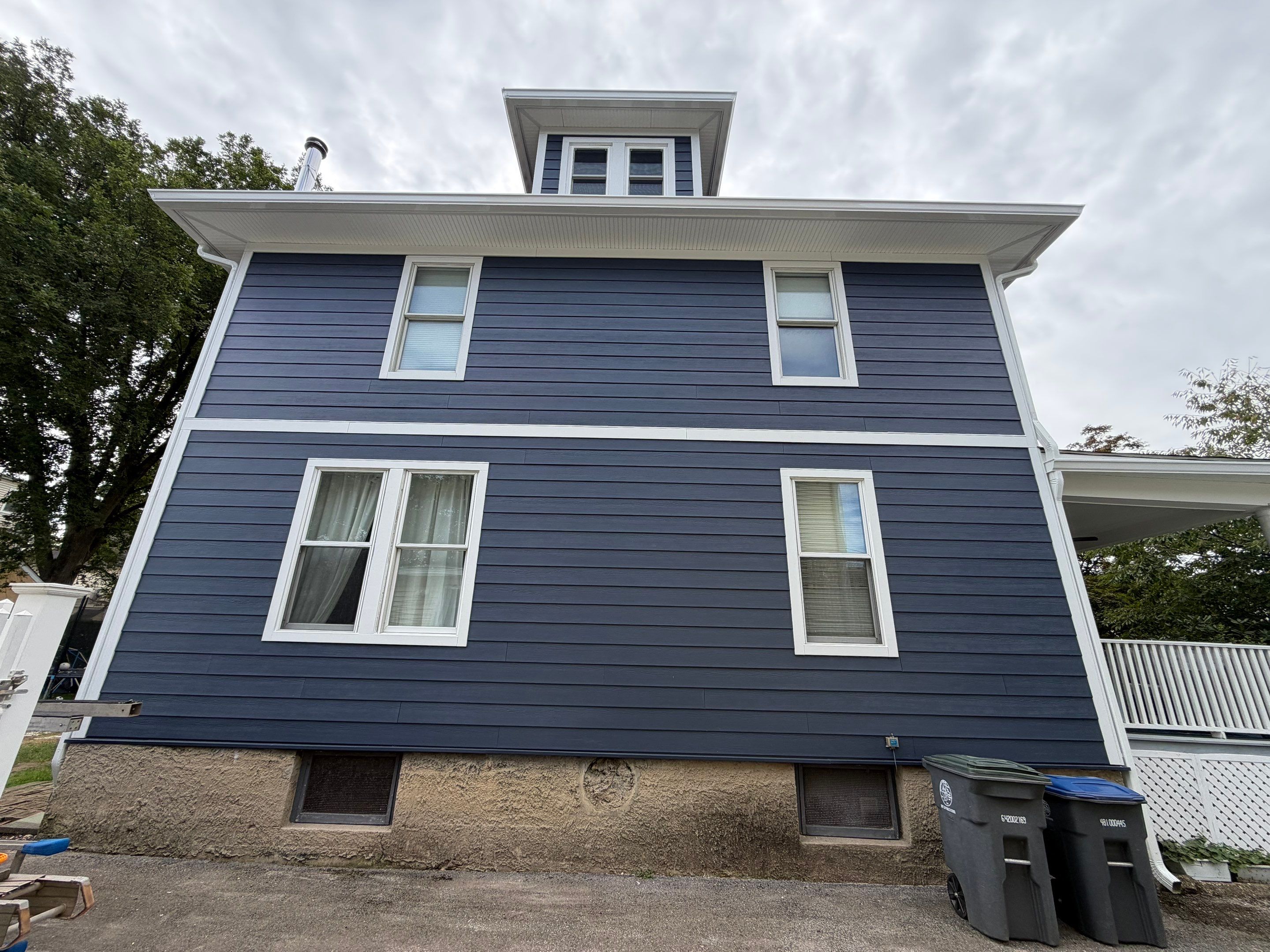James Hardie Deep Ocean CedarMill Plank in White Plains, NY by Ideal Siding - Westchester